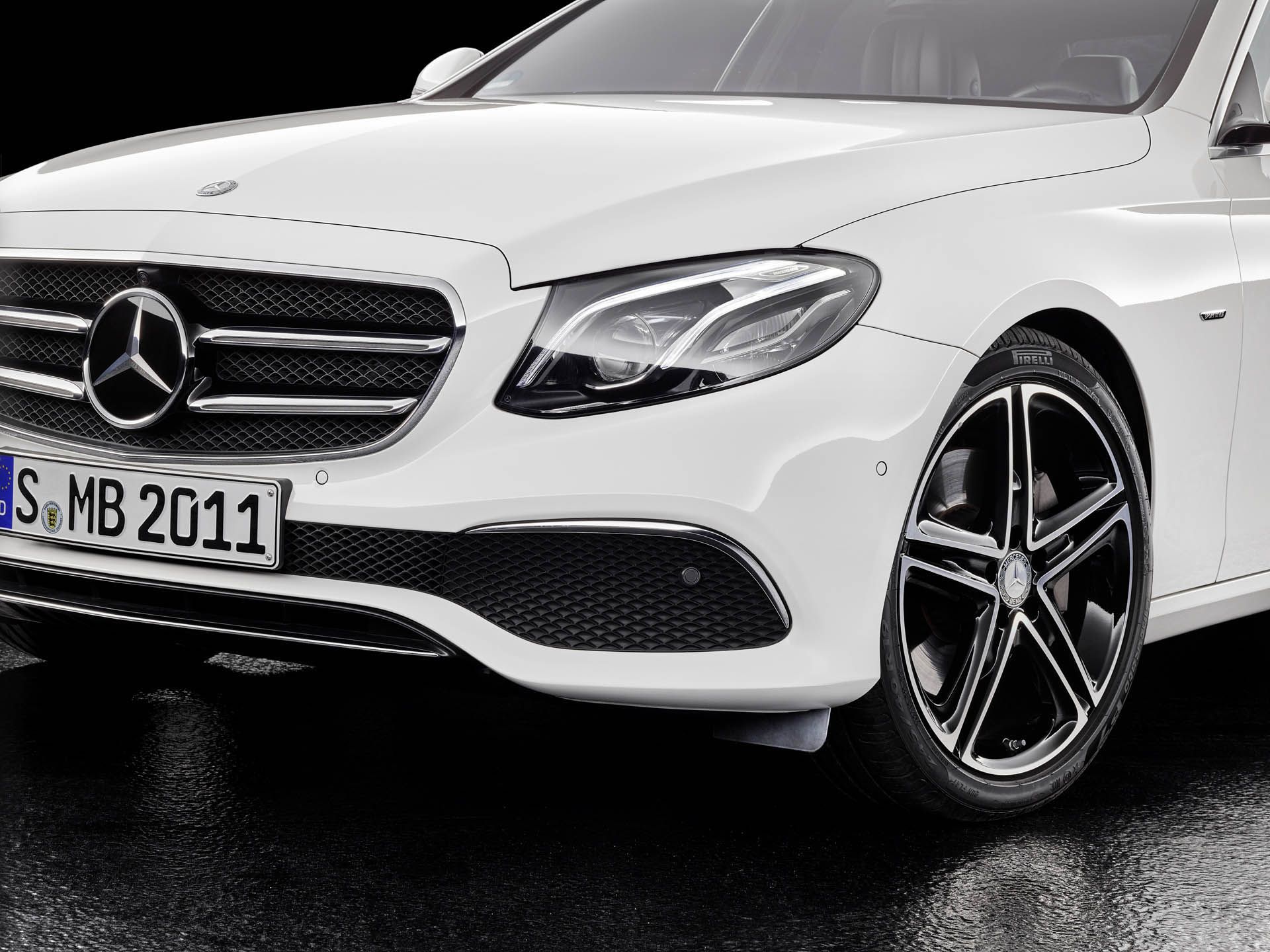 Mercedes-Benz-E-Class-SportStyle-package-02 Mercedes-AMG E53 4Matic+ Replaces The E43 Sedan And Wagon