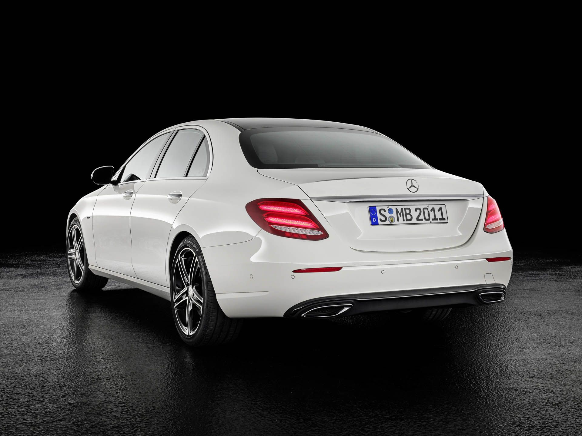 Mercedes-Benz-E-Class-SportStyle-package-04 Mercedes-AMG E53 4Matic+ Replaces The E43 Sedan And Wagon