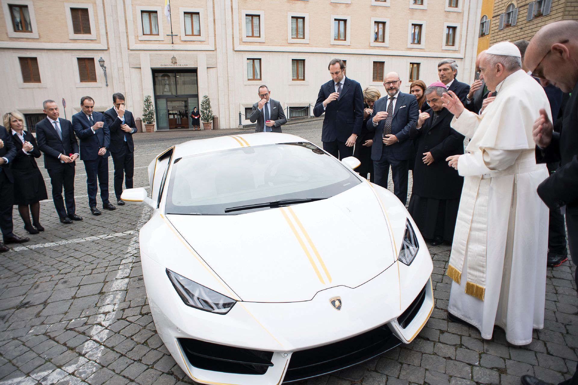 Pope-Lamborghini-Huracan-Auction-3 The Pope’s Lamborghini Huracan Expected To Fetch $300-425k In Auction