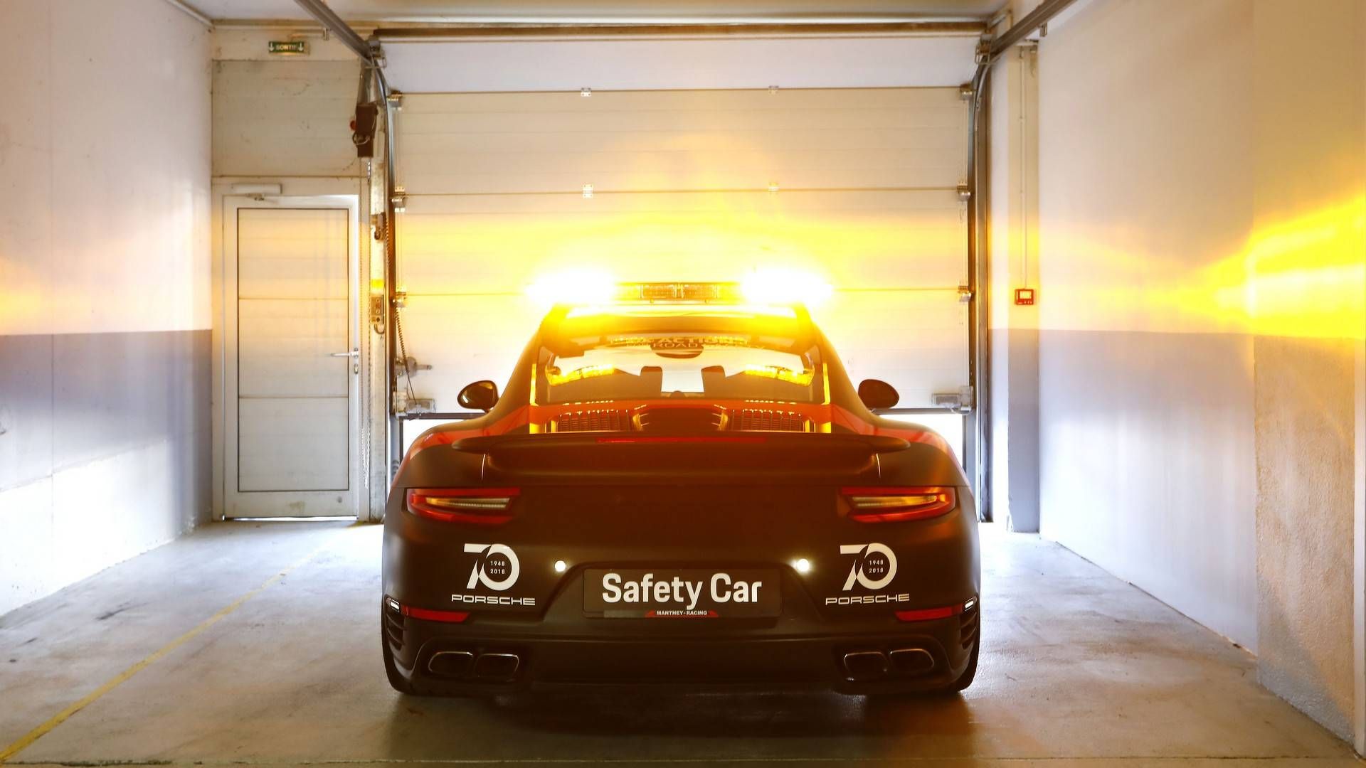 Porsche-911-Turbo-World-Endurance-Championship-6 Porsche 911 Turbo Safety Car Introduced For World Endurance Championship