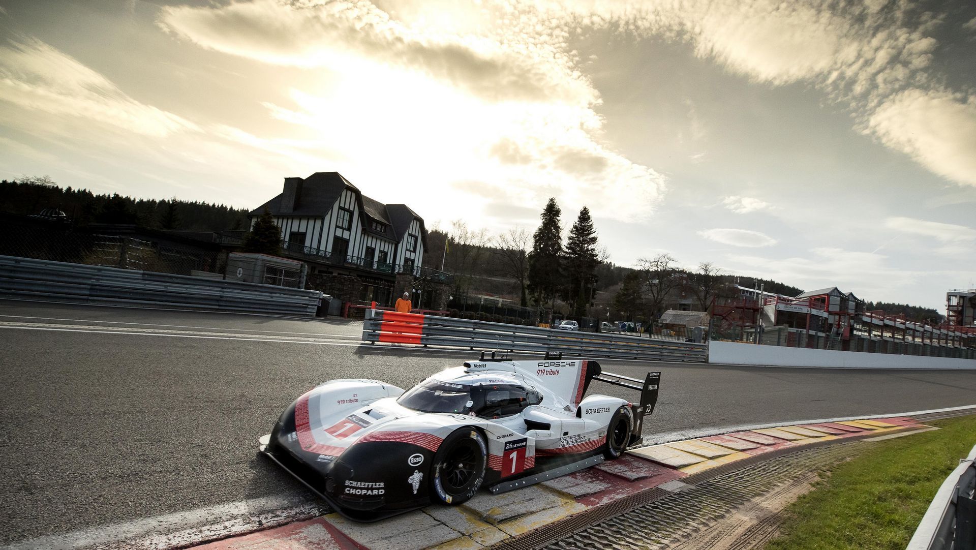 Porsche-919-Hybrid-Evo-Spa-Record-10 Faster Than An F1: Porsche 919 Hybrid Evo Smashes Spa-Francorchamps Lap Record