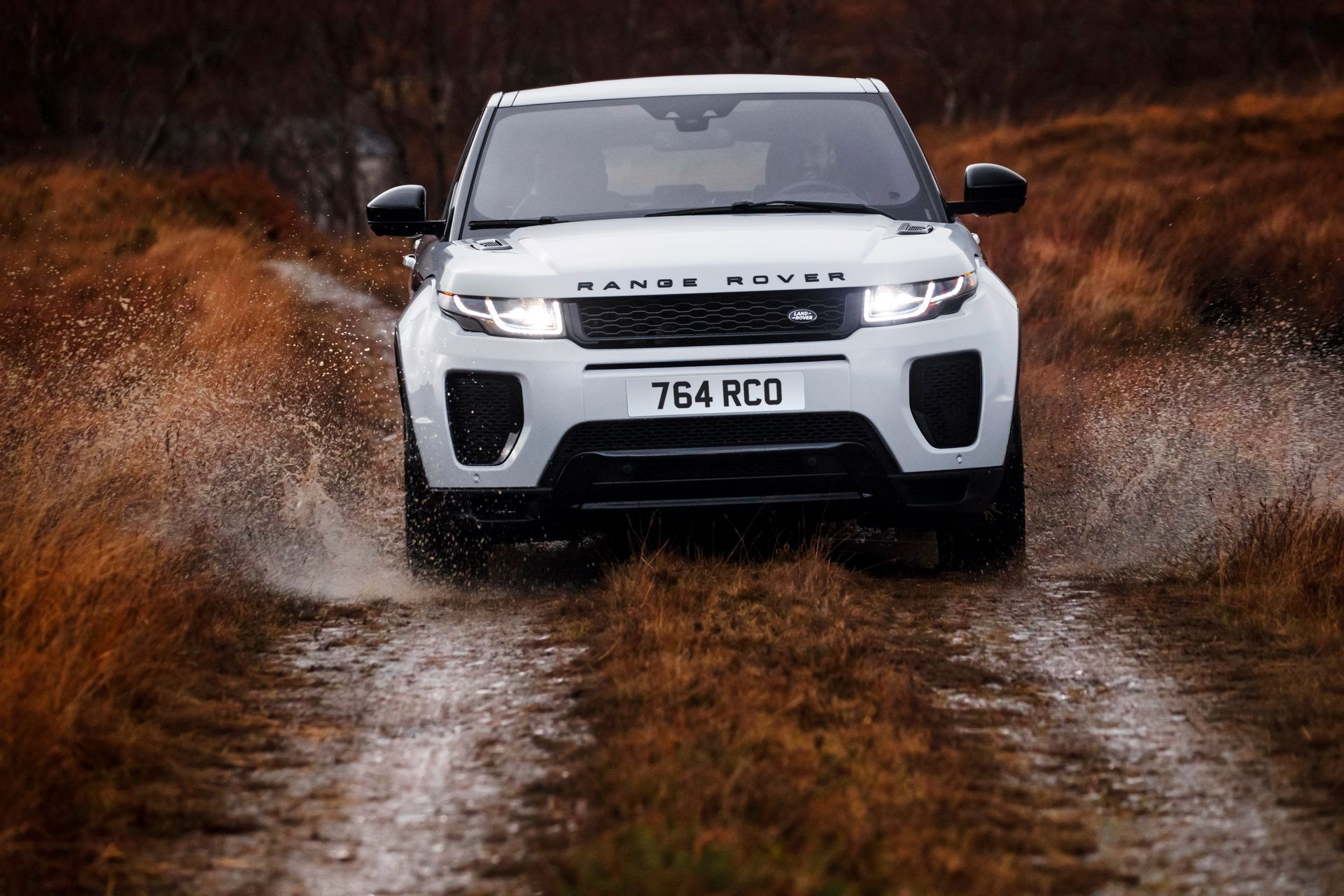 Range-Rover-Evoque-01 Land Rover Planning Baby SUV Series To Boost Its Sales Volumes