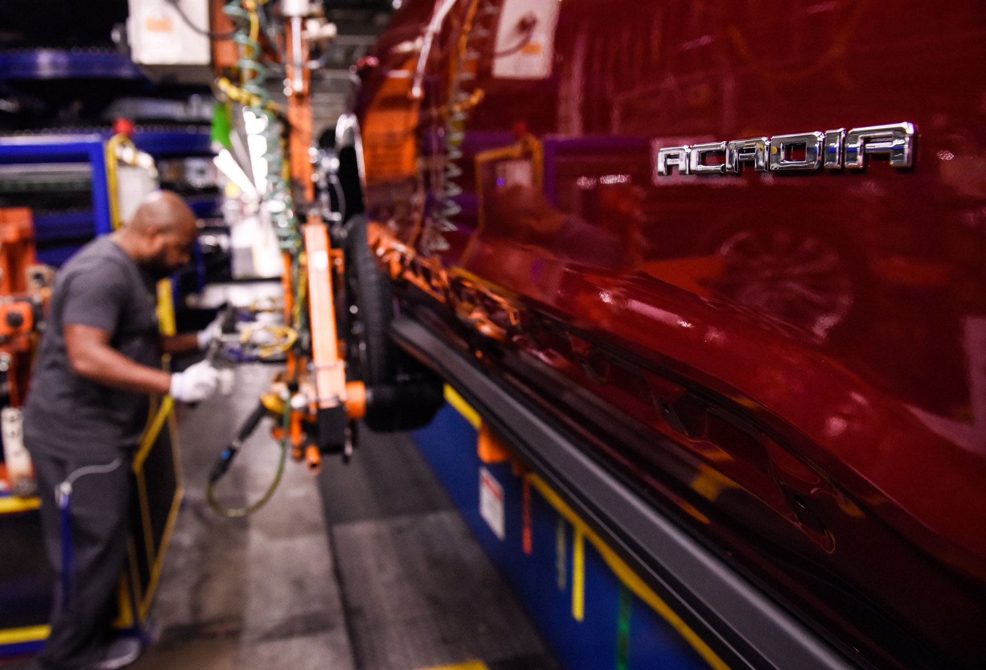 SpringHillAssembly26 copy GM Ramps Up Cadillac XT5, GMC Acadia Production To Meet Demand