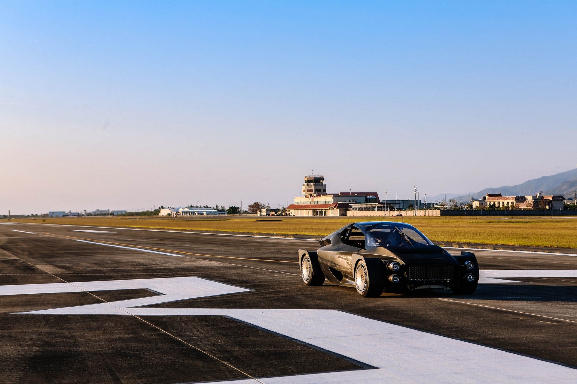 XING-Mobility-2 XING Mobility Shows The 1,341 HP Miss R In Action