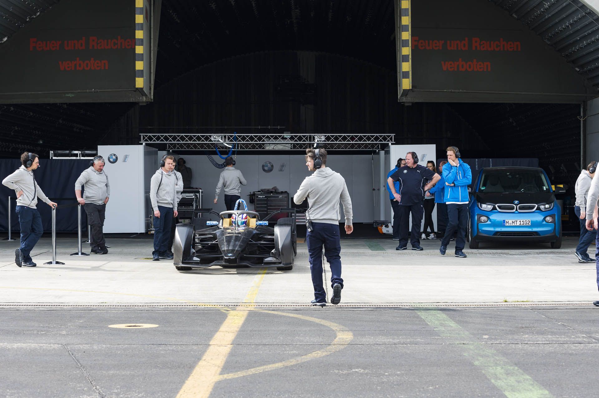 bmw-formula-e-test-09 BMW iFE.18 Electric Racer Hits The Track For The First Time