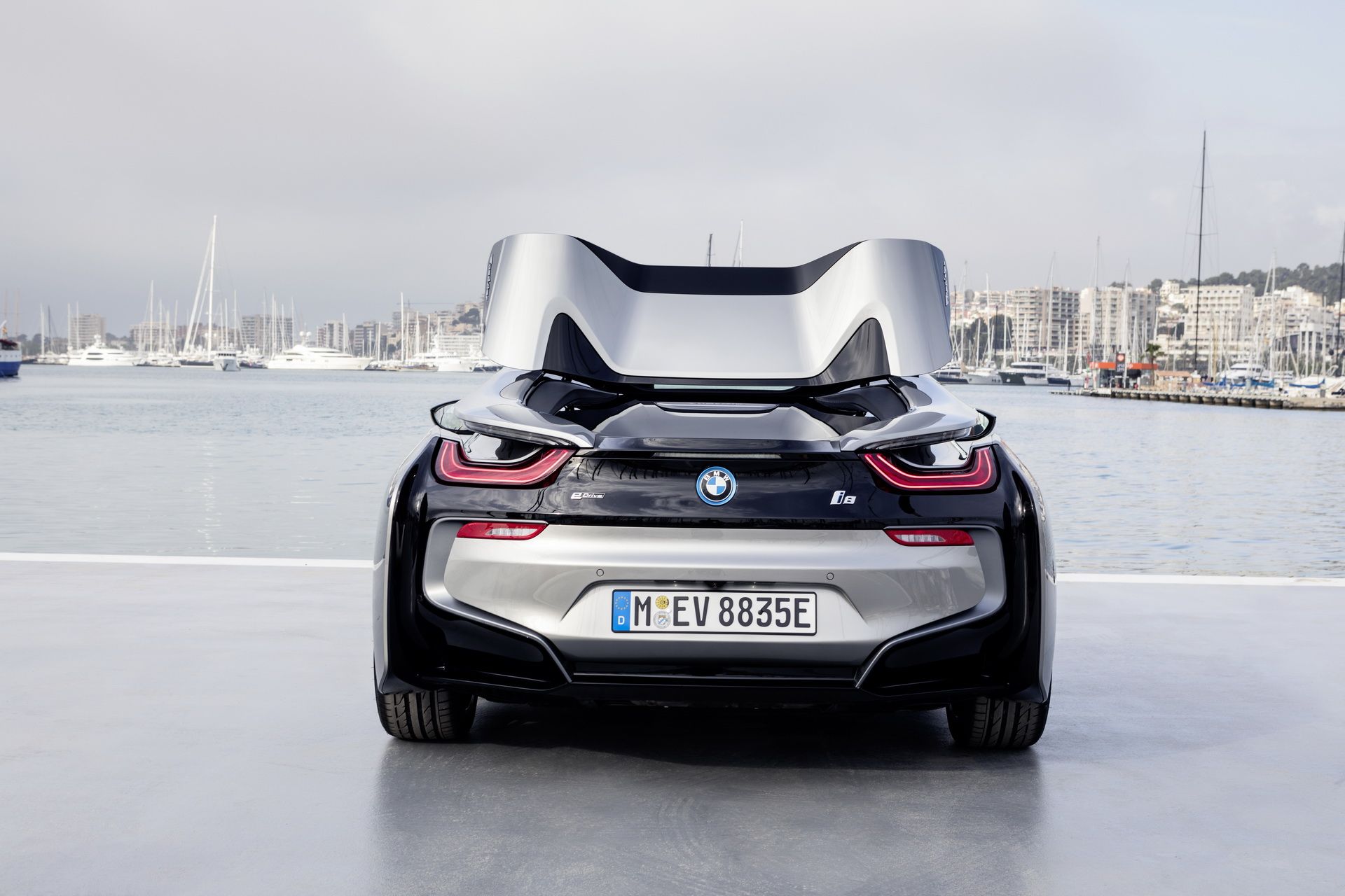 bmw-i8-roadster-101 Get To Know The New BMW i8 Roadster In 169 Images