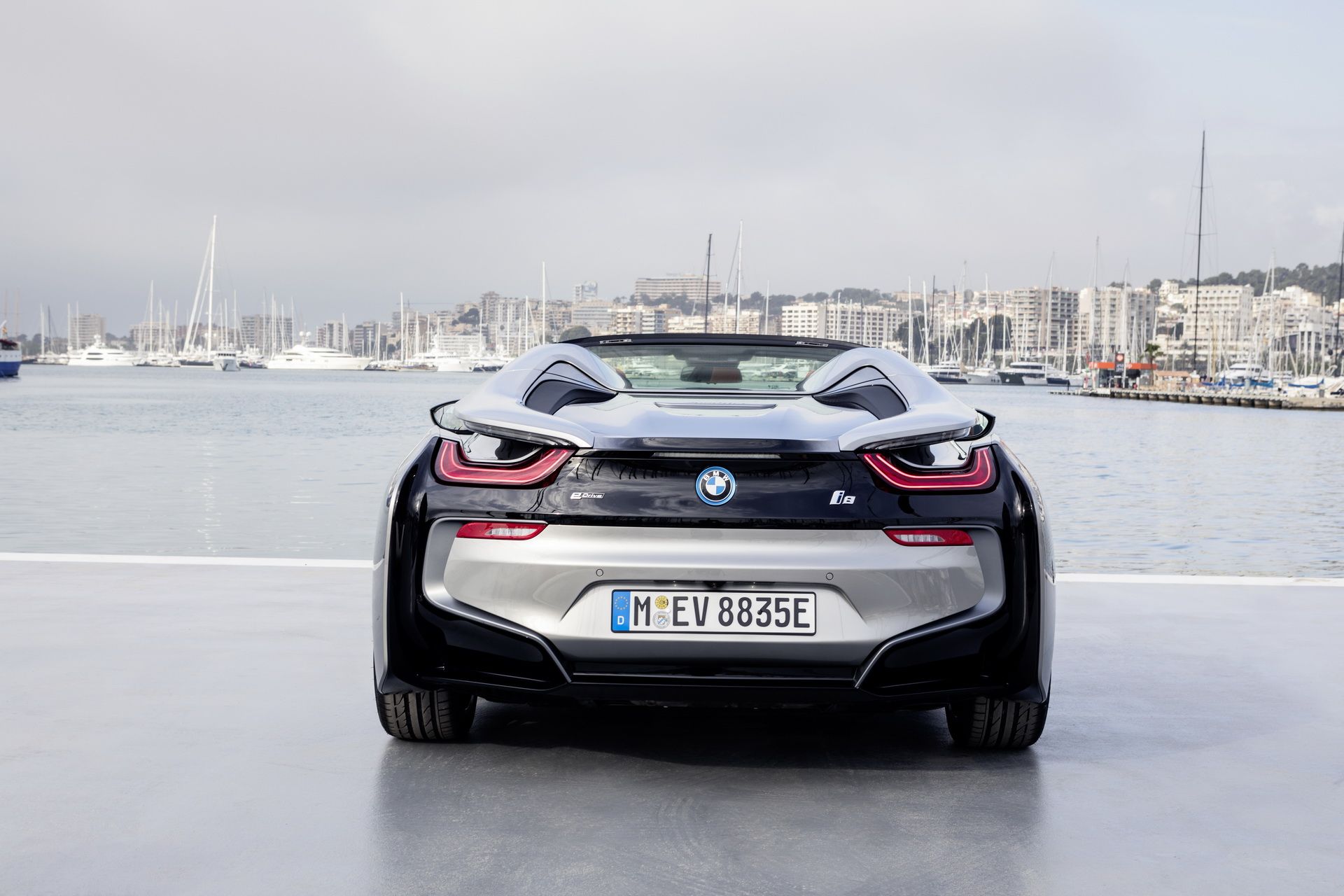 bmw-i8-roadster-102 Get To Know The New BMW i8 Roadster In 169 Images