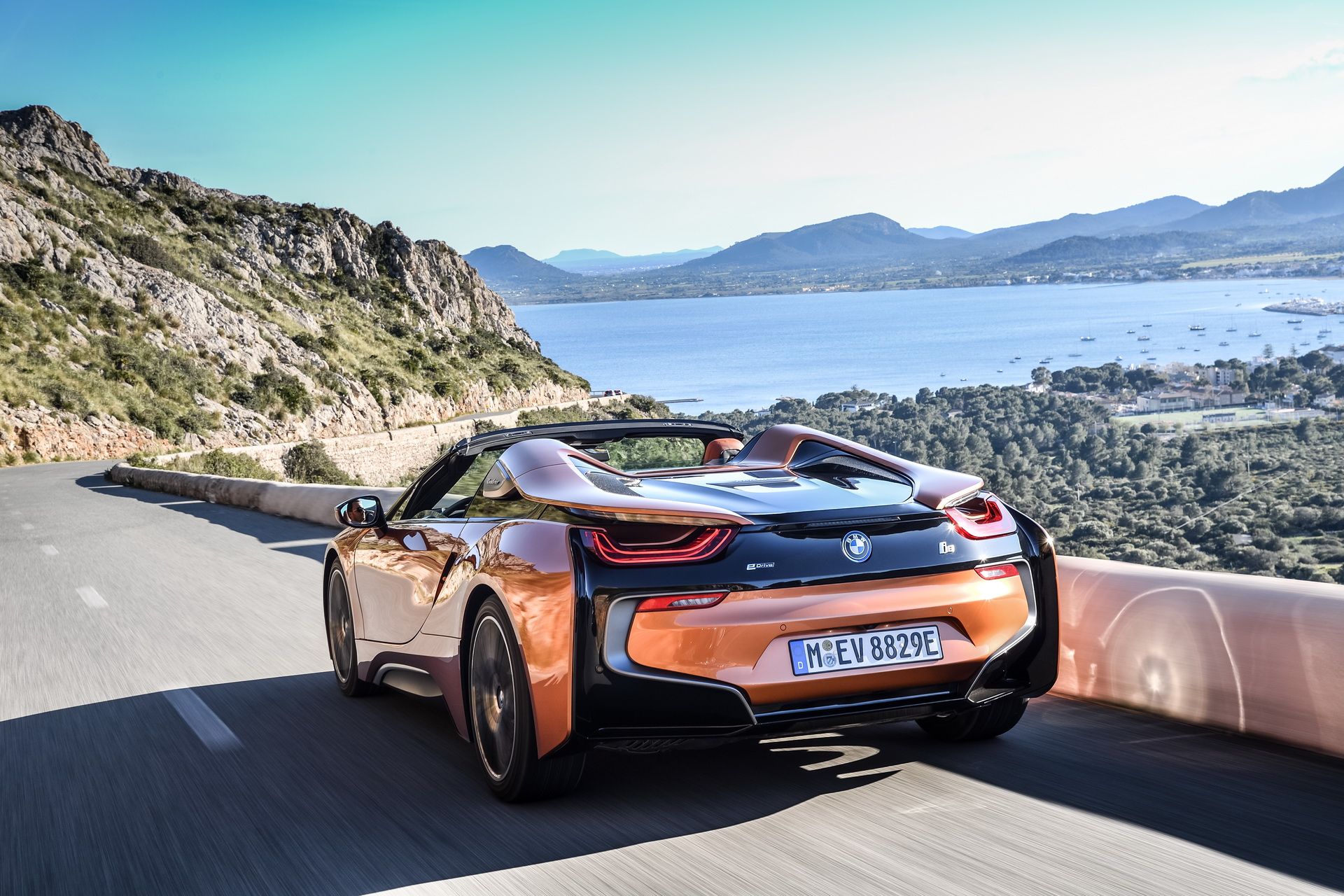 bmw-i8-roadster-115 Get To Know The New BMW i8 Roadster In 169 Images