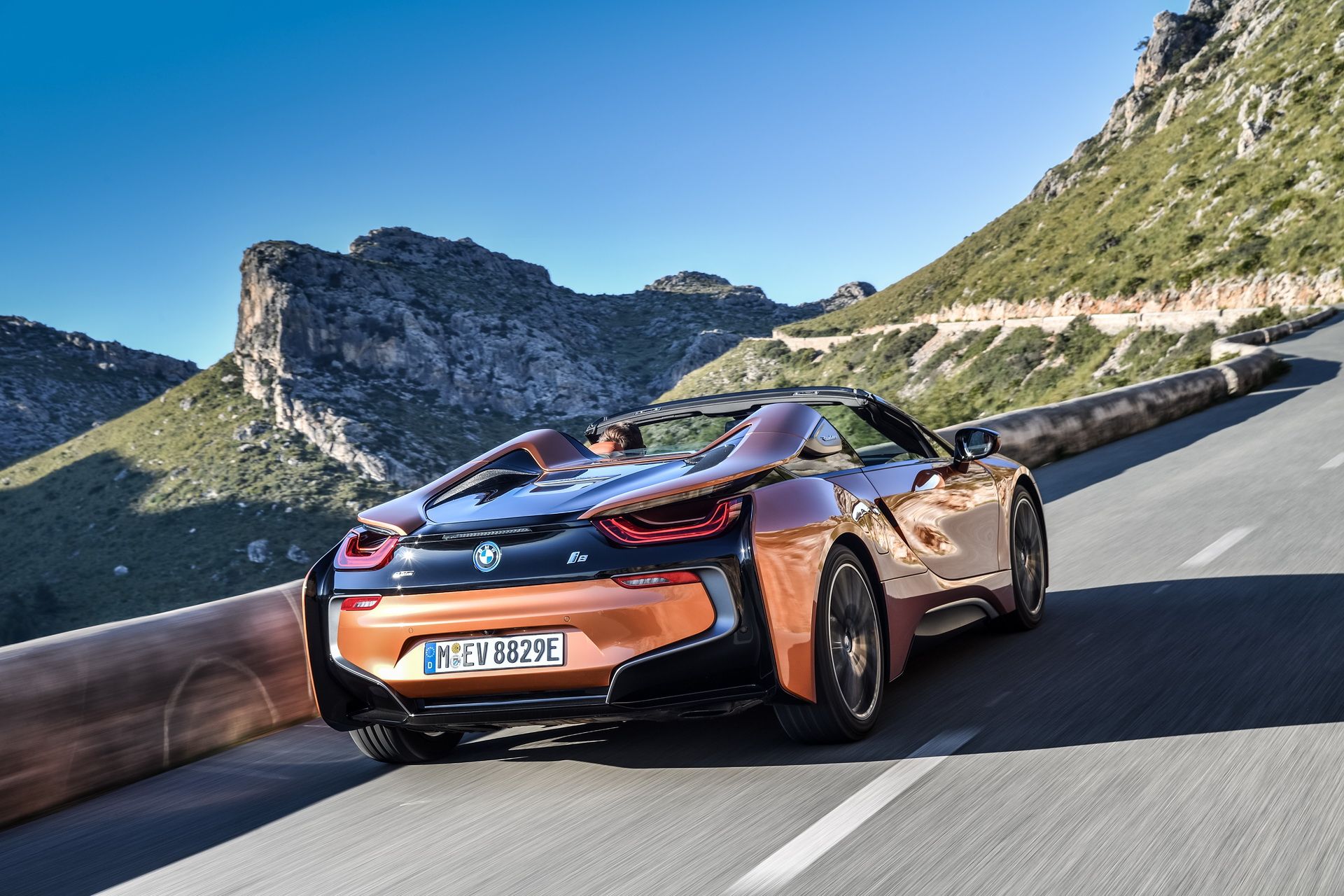 bmw-i8-roadster-117 Get To Know The New BMW i8 Roadster In 169 Images