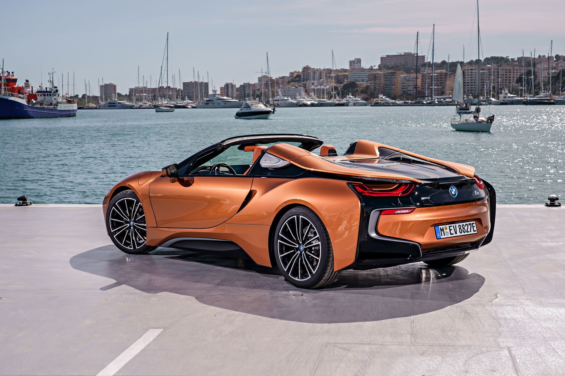 bmw-i8-roadster-125 Get To Know The New BMW i8 Roadster In 169 Images