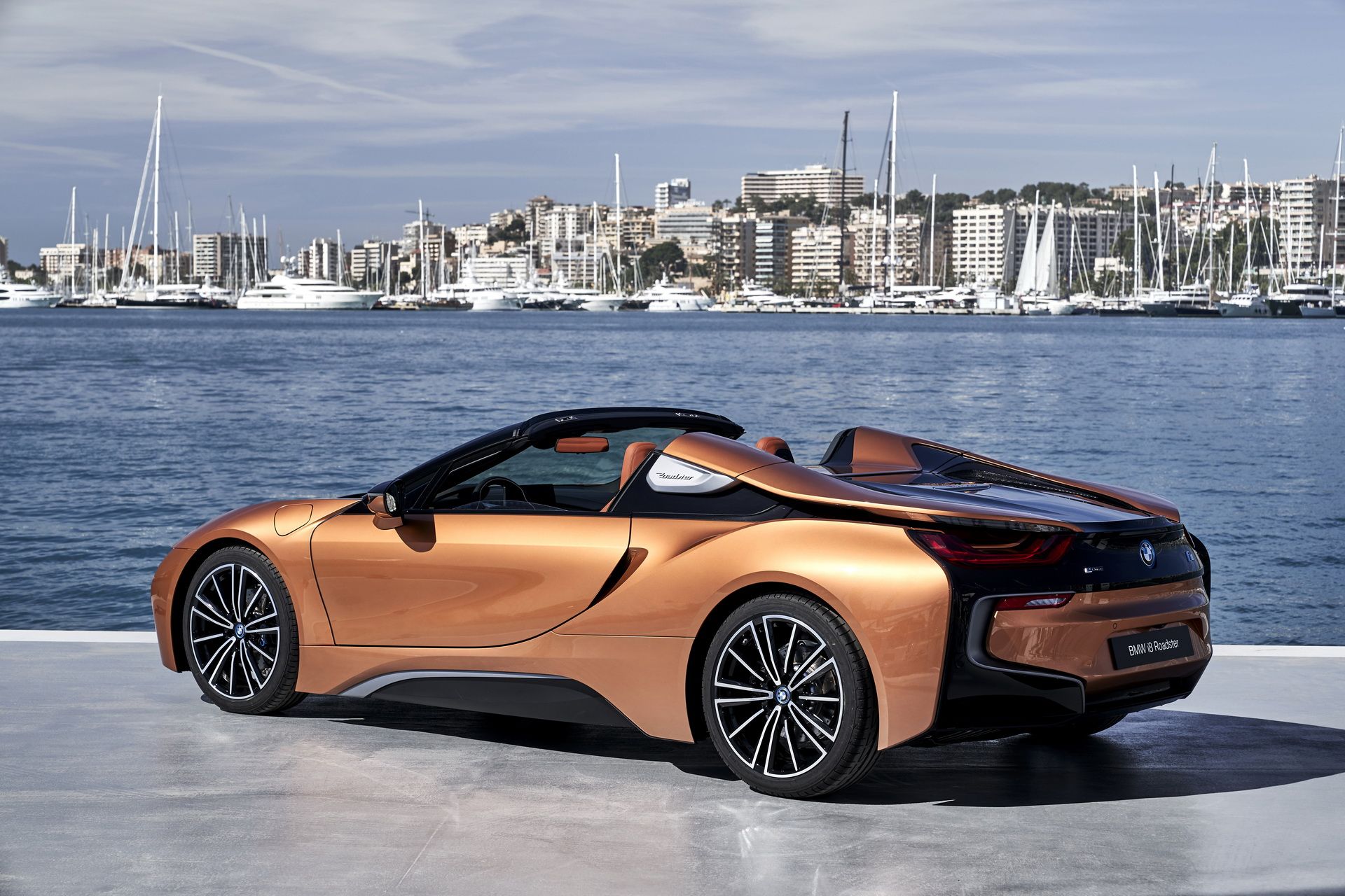 bmw-i8-roadster-134 Get To Know The New BMW i8 Roadster In 169 Images