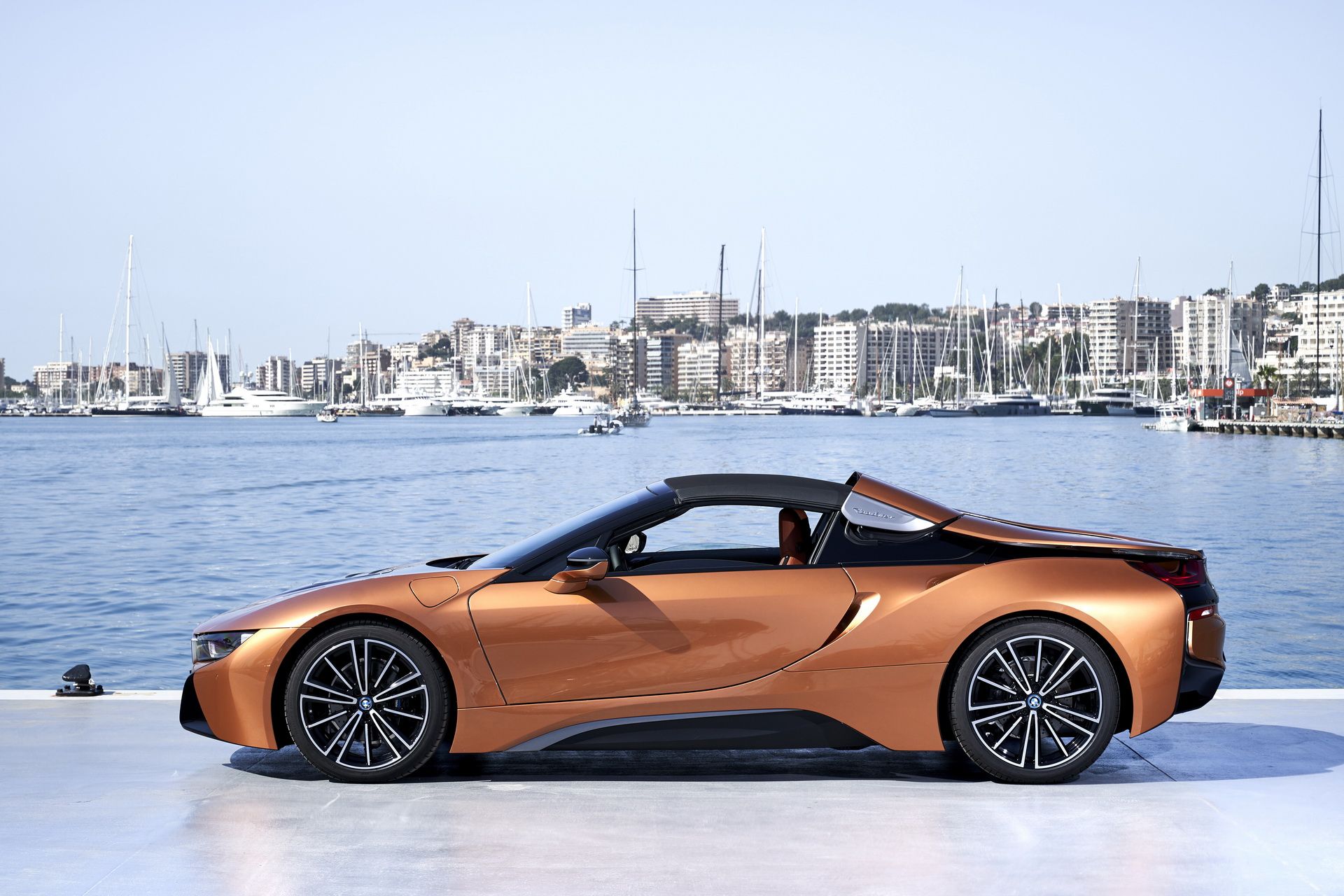 bmw-i8-roadster-142 Get To Know The New BMW i8 Roadster In 169 Images