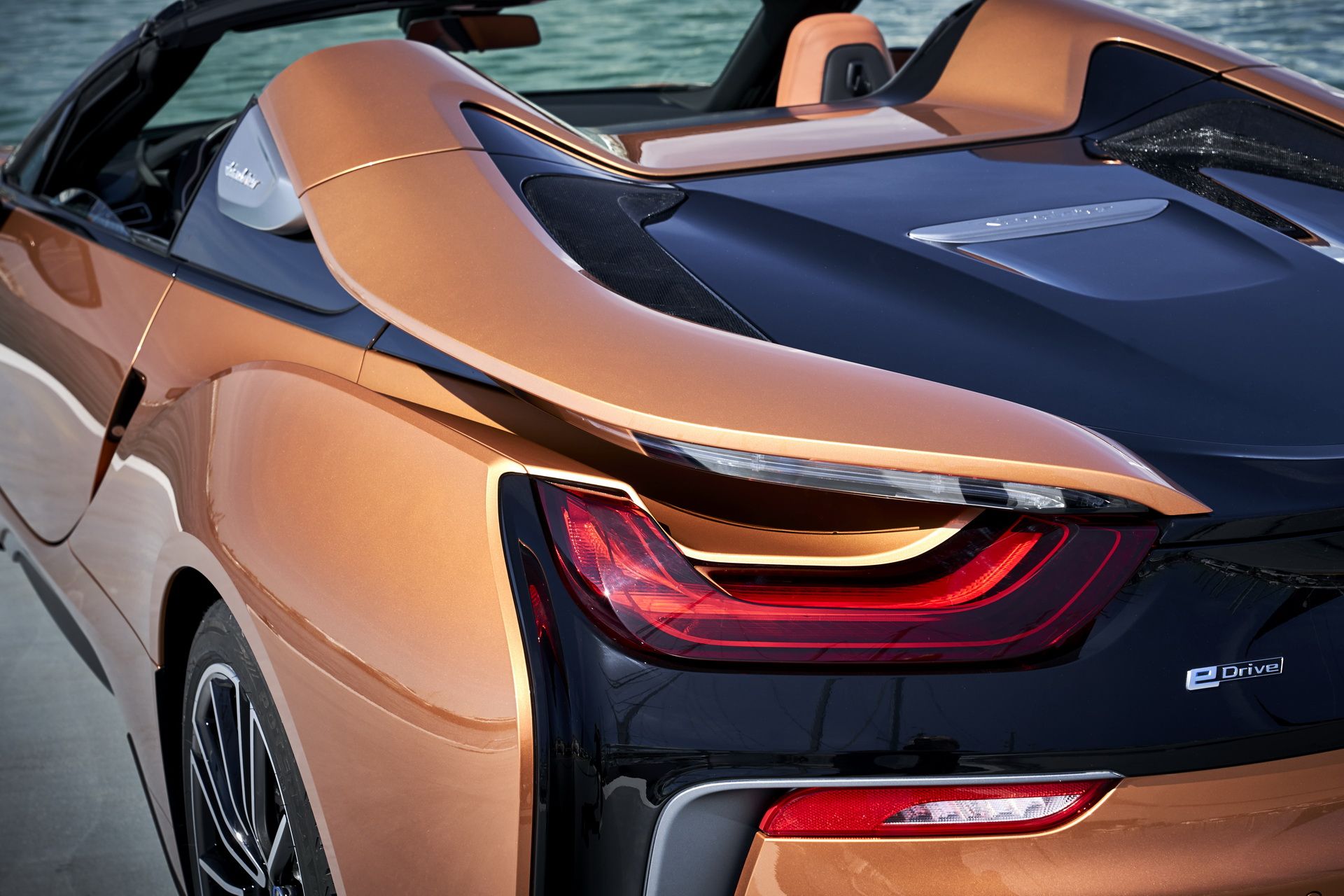bmw-i8-roadster-31 Get To Know The New BMW i8 Roadster In 169 Images