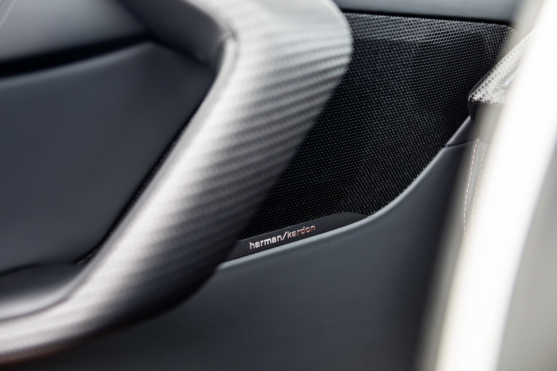 bmw-i8-roadster-56 Get To Know The New BMW i8 Roadster In 169 Images