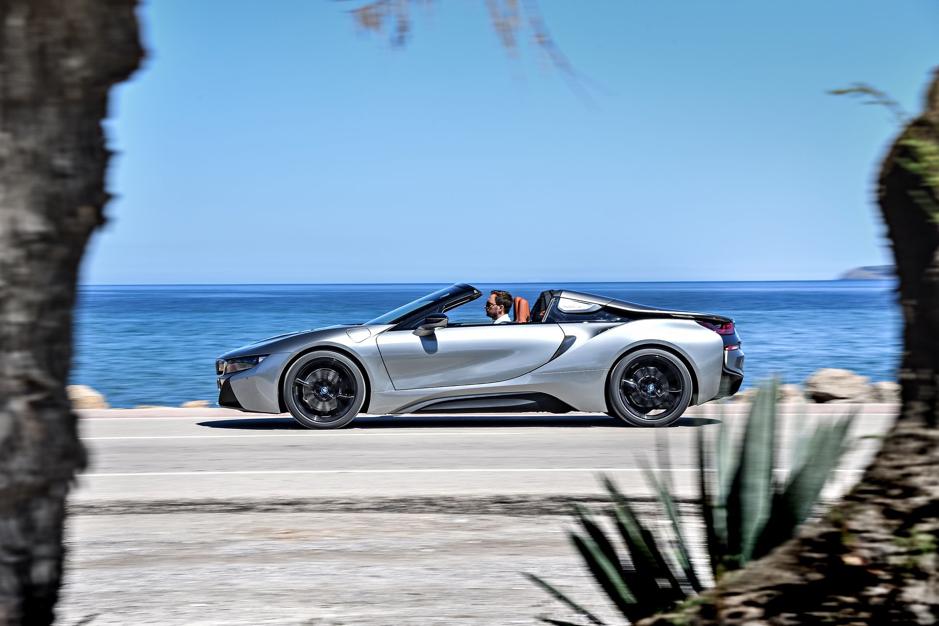 bmw-i8-roadster-68 Get To Know The New BMW i8 Roadster In 169 Images