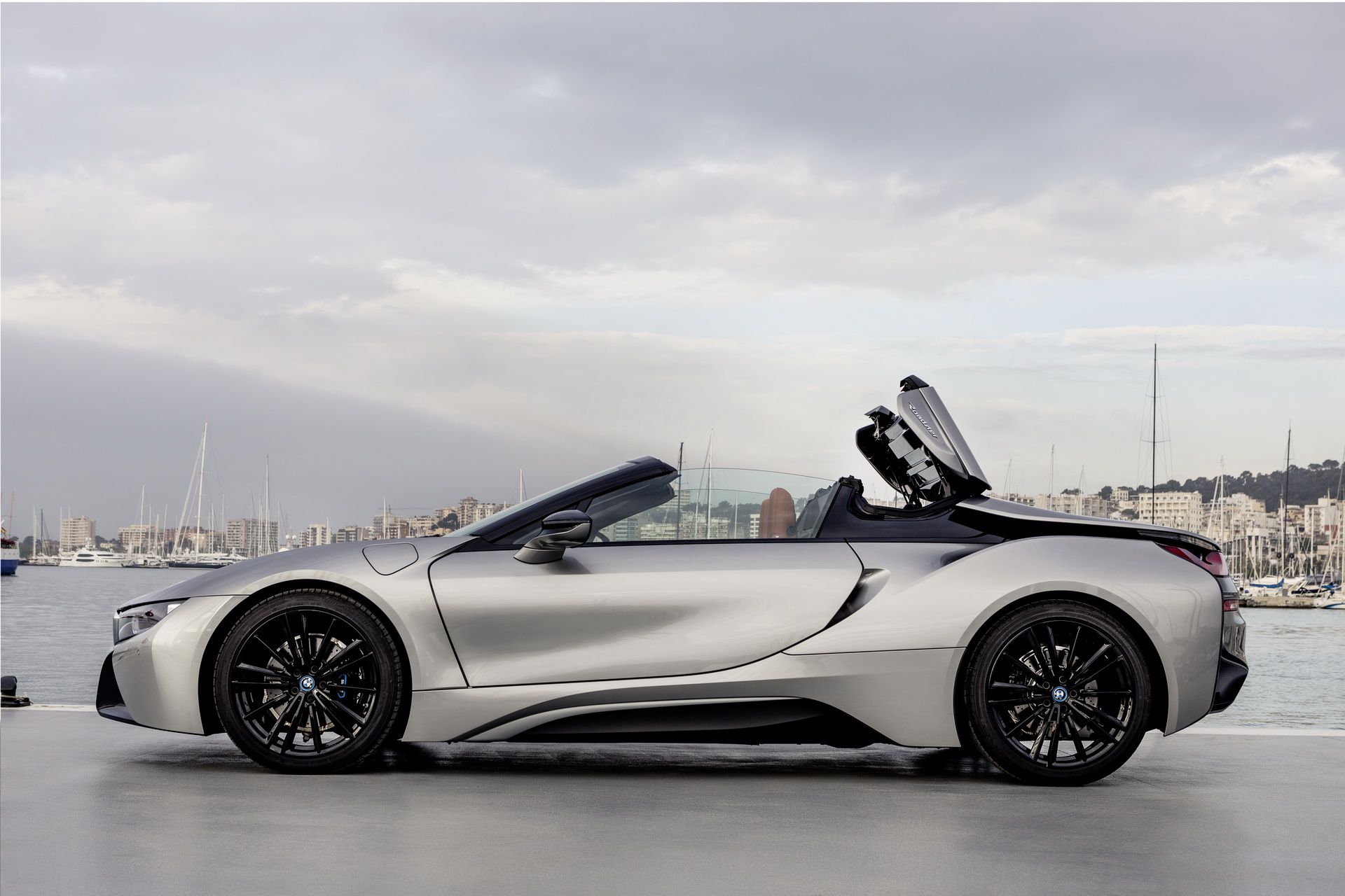 bmw-i8-roadster-80 Get To Know The New BMW i8 Roadster In 169 Images
