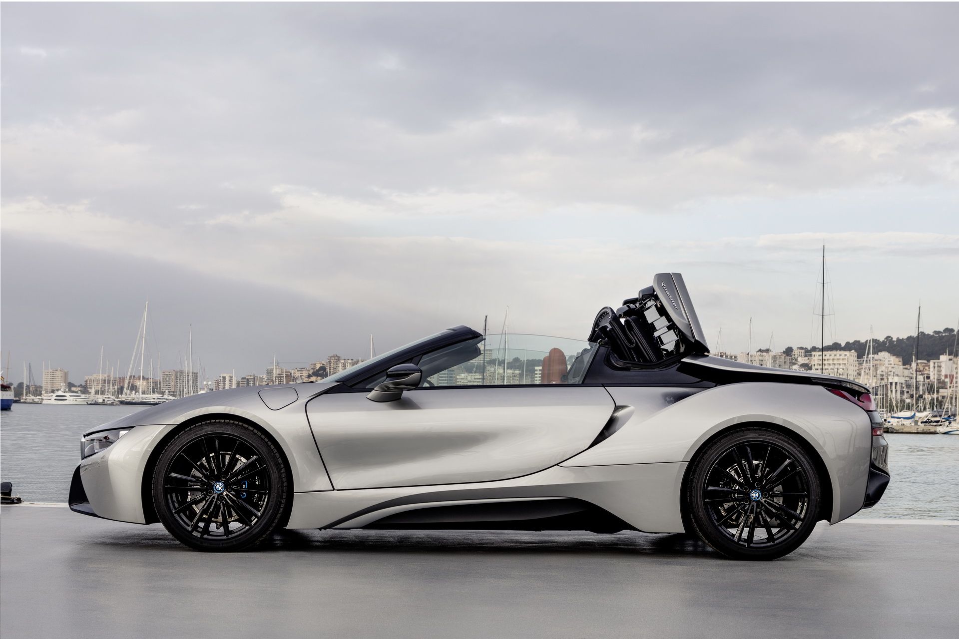 bmw-i8-roadster-81 Get To Know The New BMW i8 Roadster In 169 Images