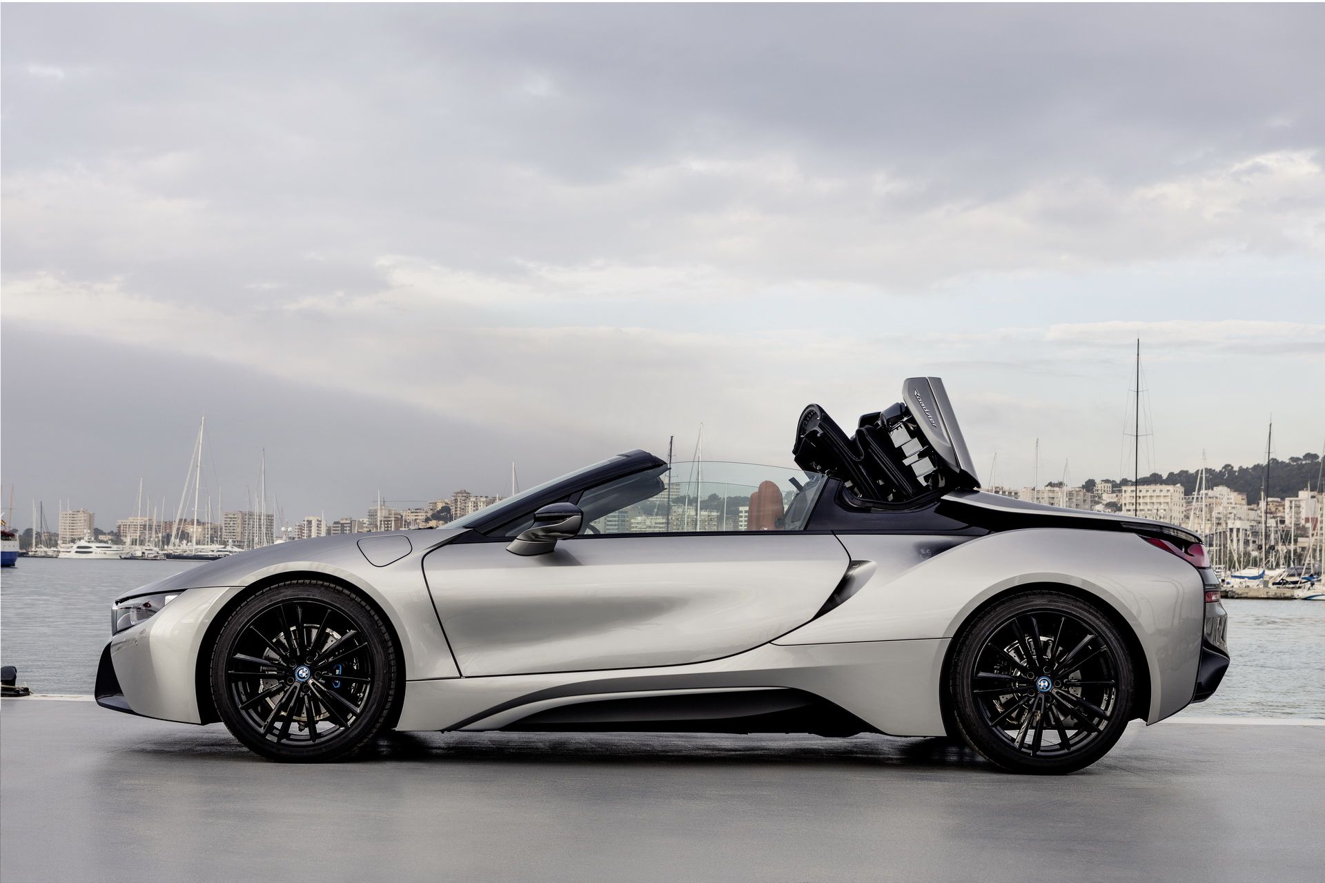 bmw-i8-roadster-82 Get To Know The New BMW i8 Roadster In 169 Images