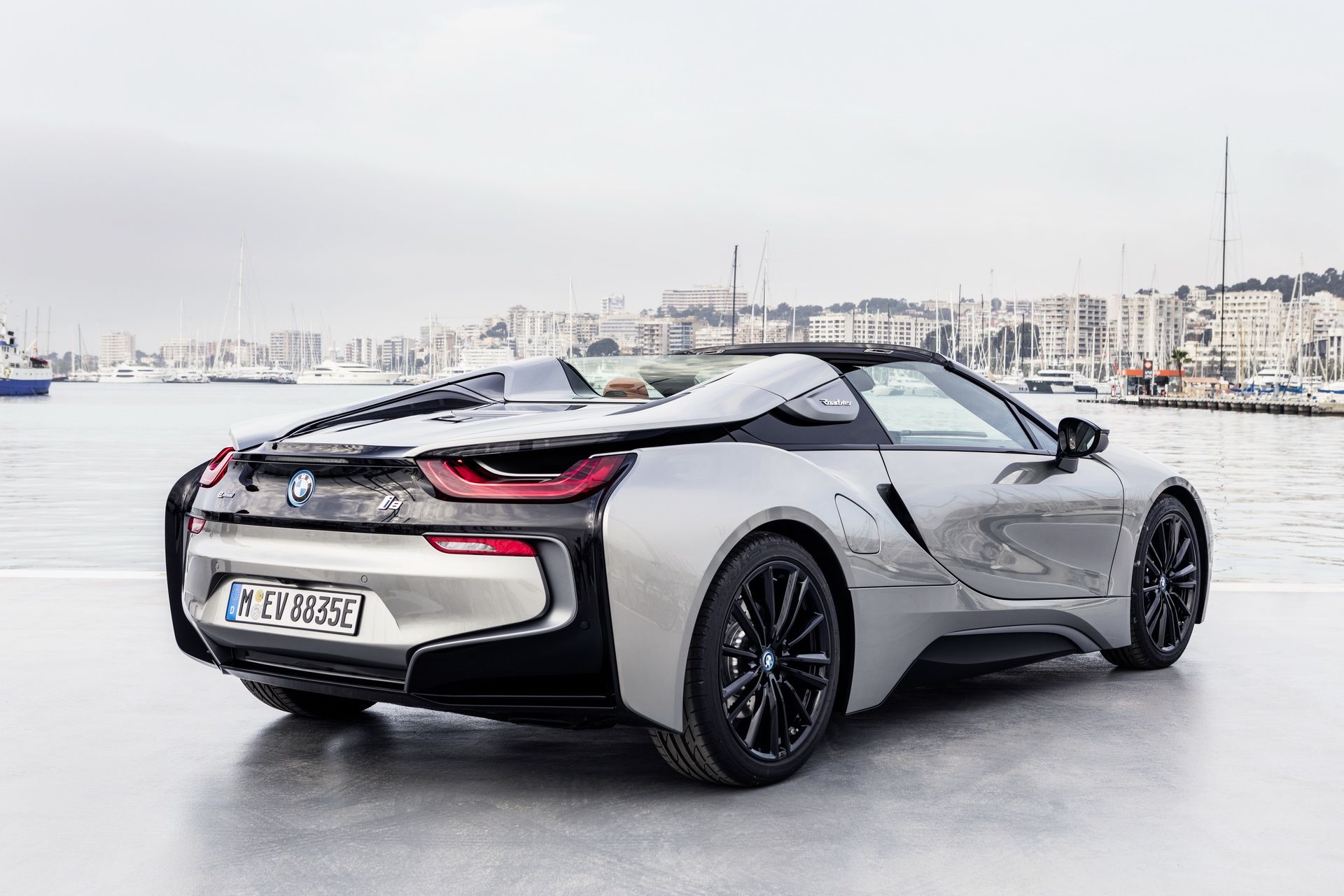 bmw-i8-roadster-96 Get To Know The New BMW i8 Roadster In 169 Images