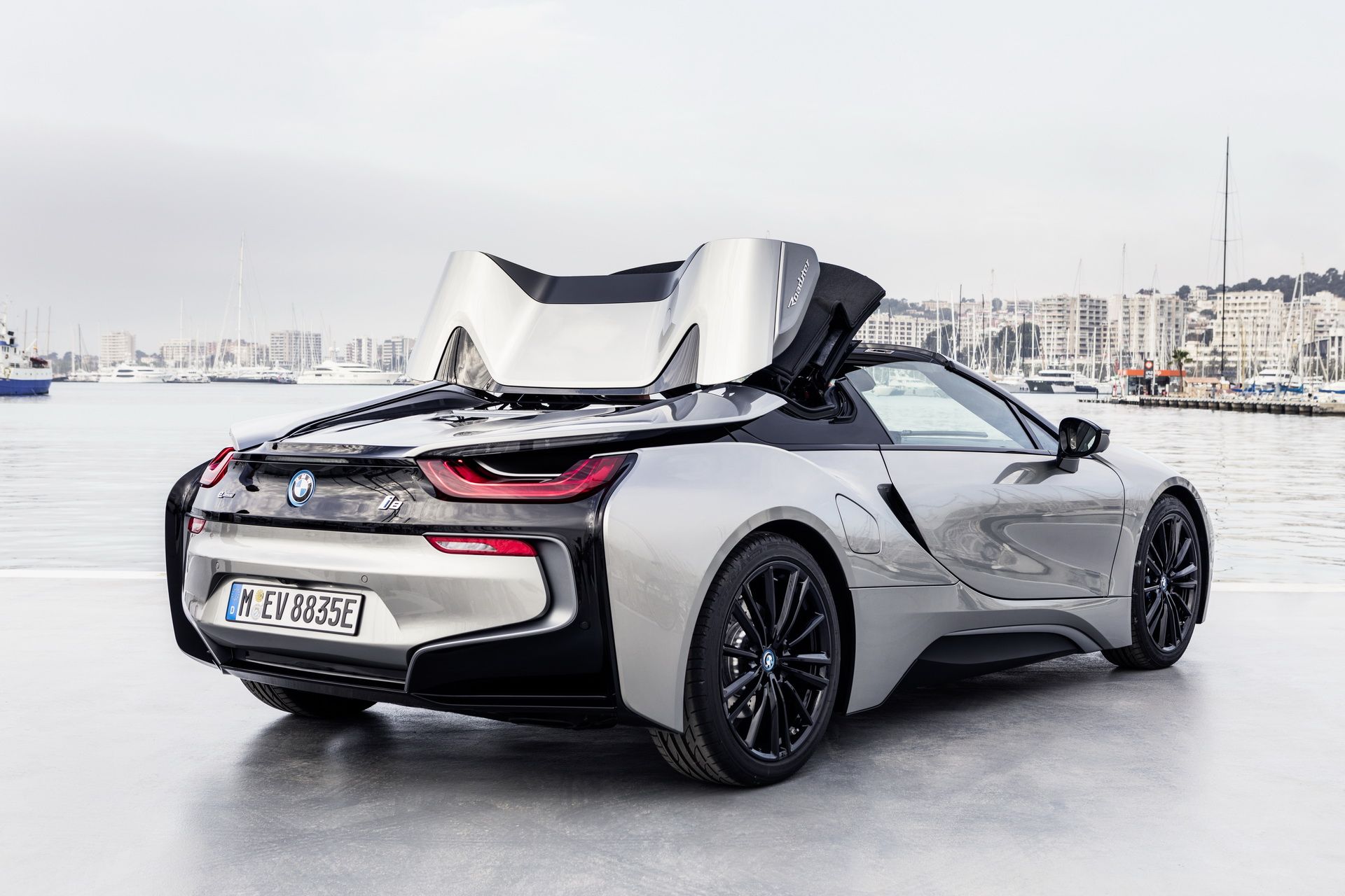 bmw-i8-roadster-98 Get To Know The New BMW i8 Roadster In 169 Images