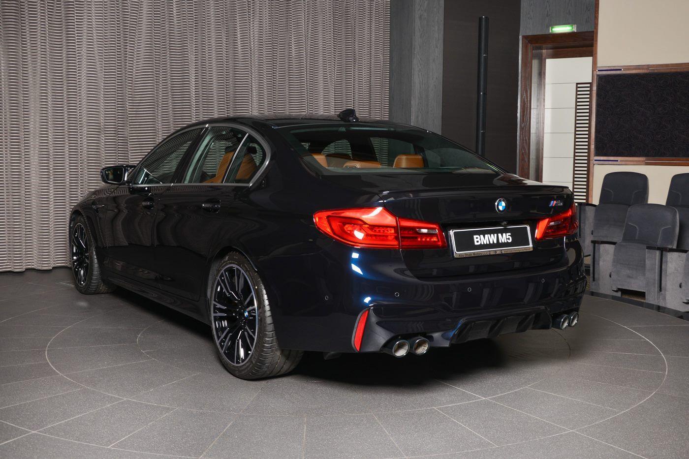 bmw-m5-azurite-black-abu-dhabi-14 Does The All New BMW M5 Look More Stylish In Azurite Black?