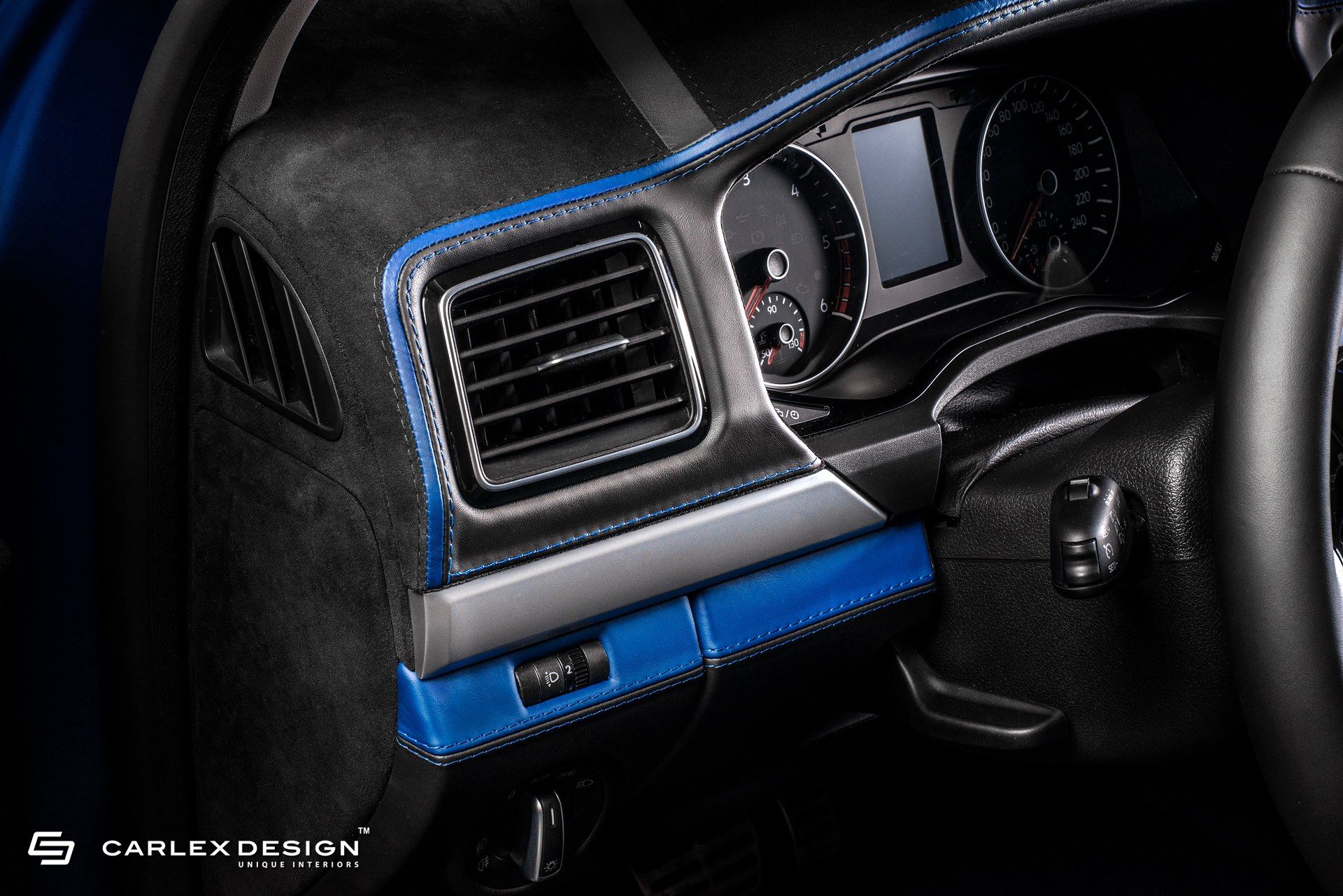 carlex-vw-amarok-aventura-3 Carlex Adds Premium Materials To VW Amarok Aventura’s Cabin