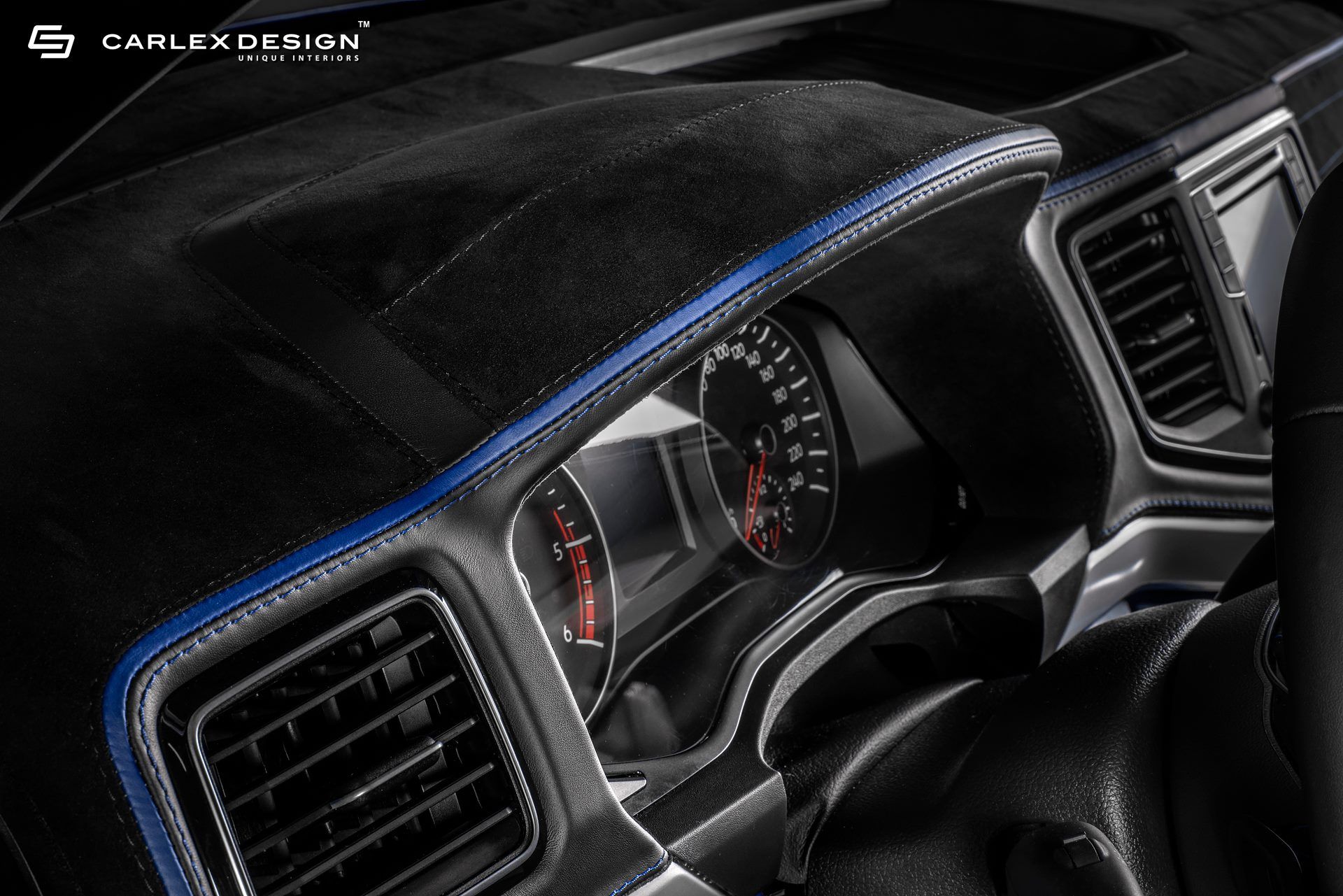 carlex-vw-amarok-aventura-8 Carlex Adds Premium Materials To VW Amarok Aventura’s Cabin