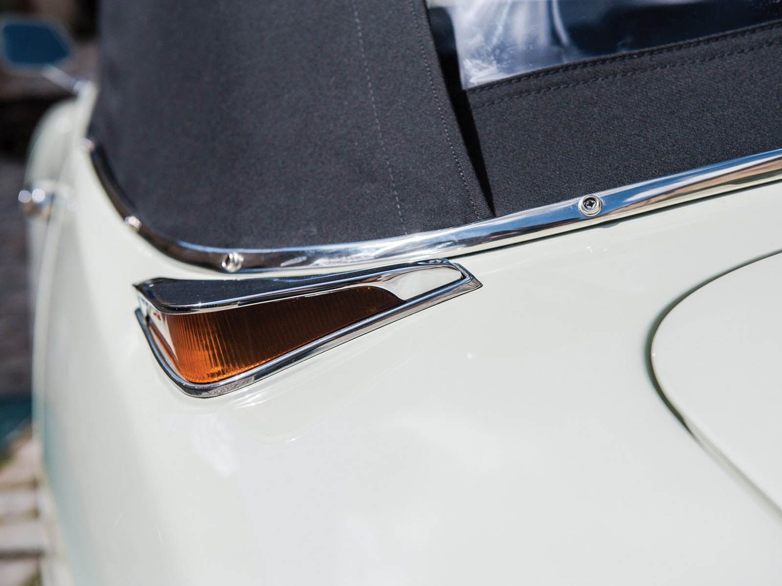 citroen-ds-convertible-01 Imagine Touring France In This Timeless Drop-Top Goddess