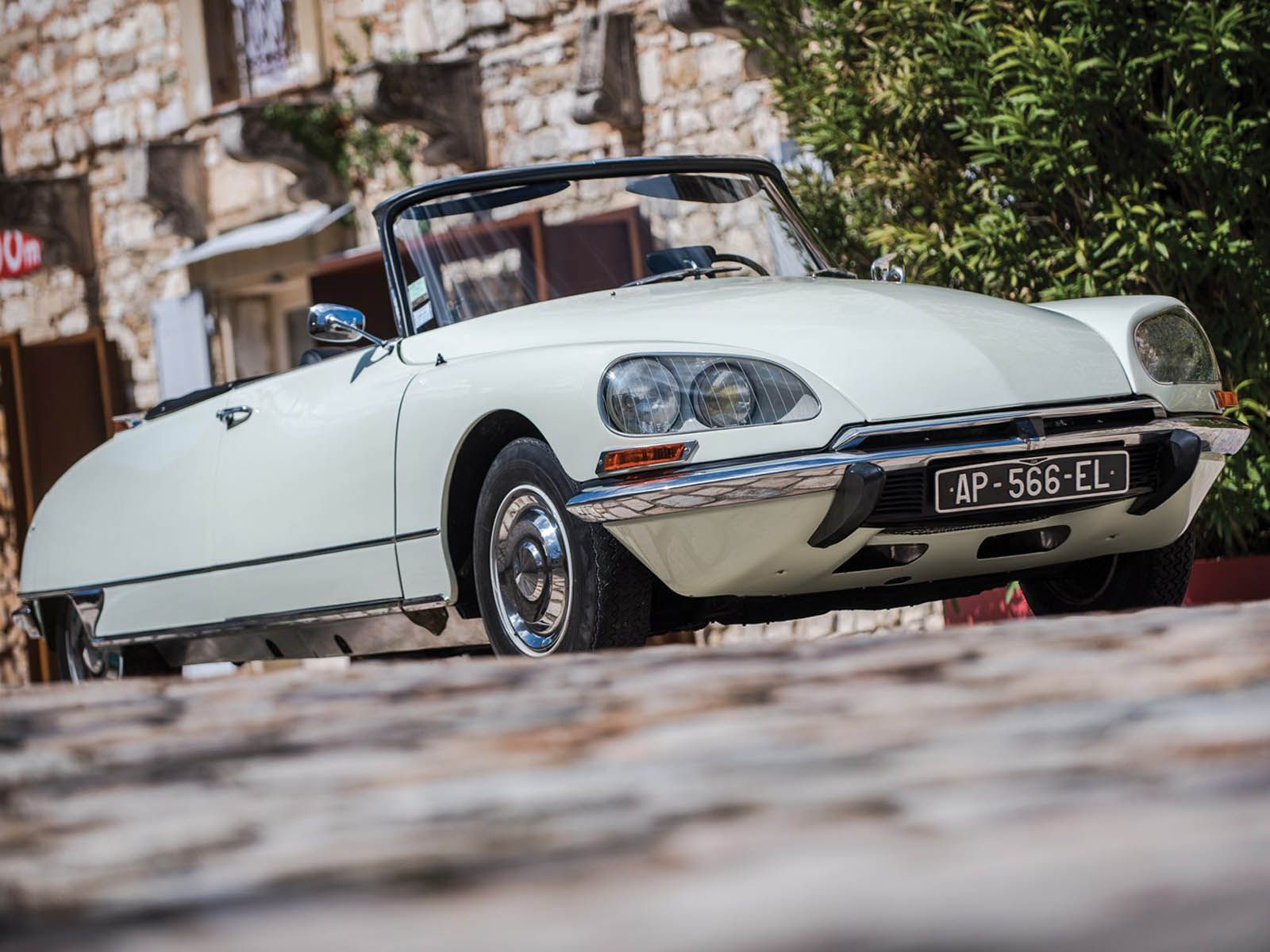 citroen-ds-convertible-14 Imagine Touring France In This Timeless Drop-Top Goddess