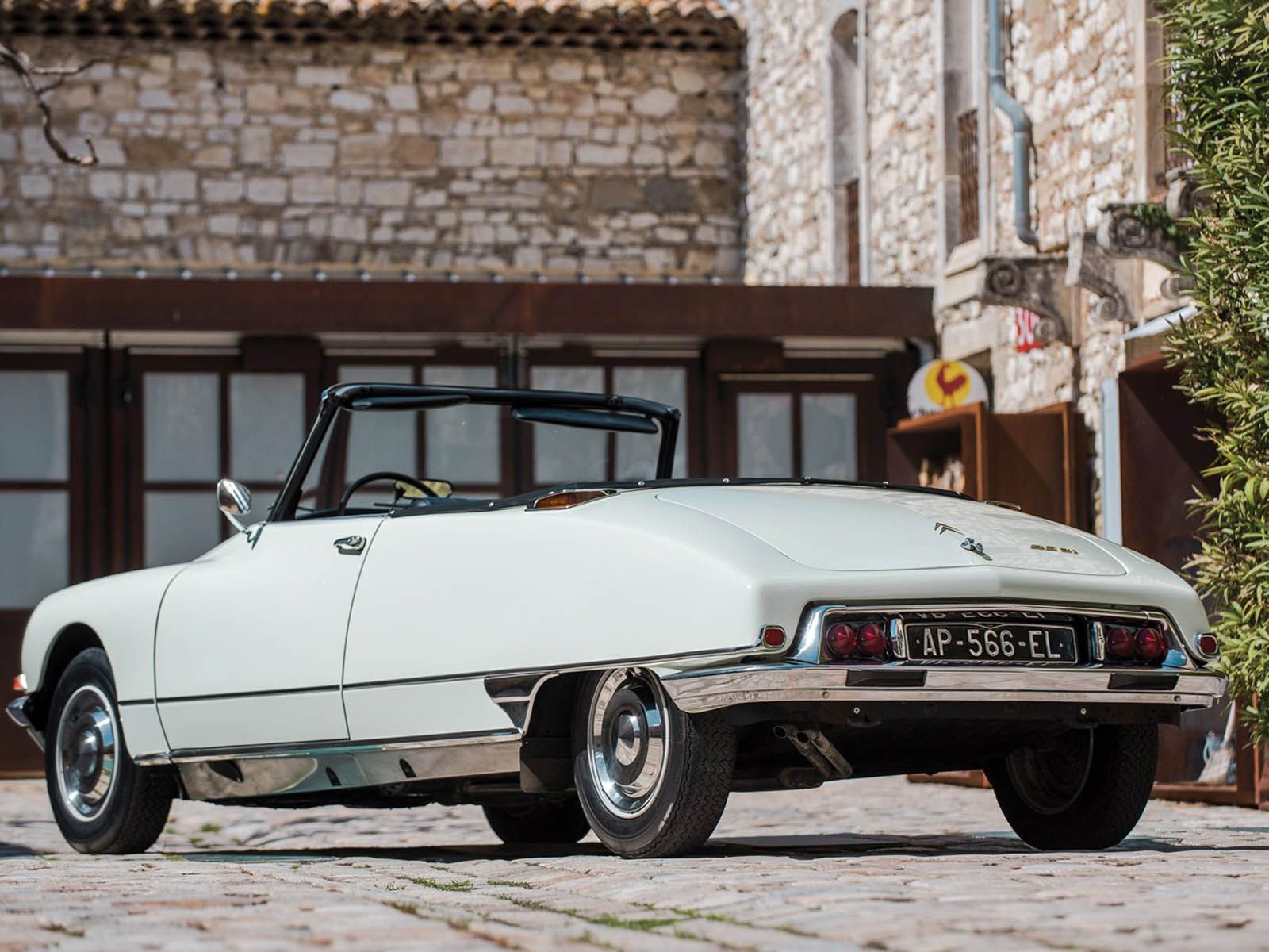 citroen-ds-convertible-21 Imagine Touring France In This Timeless Drop-Top Goddess