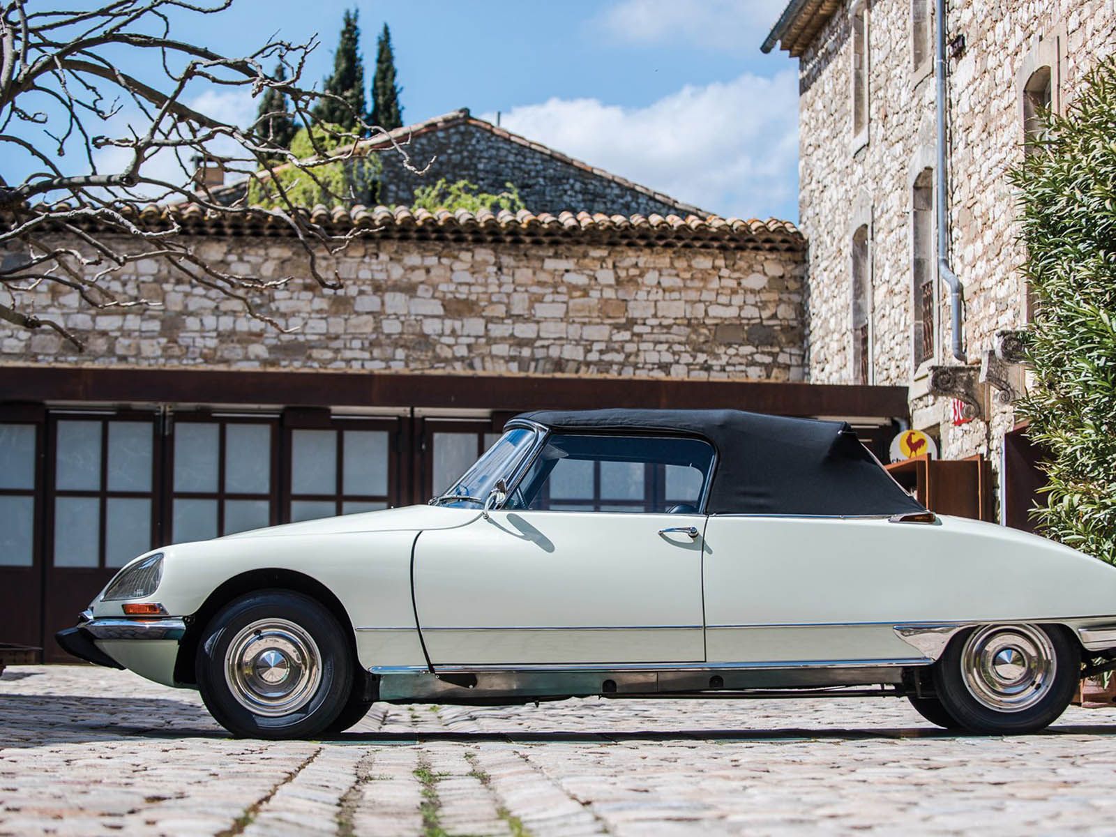 citroen-ds-convertible-27 Imagine Touring France In This Timeless Drop-Top Goddess