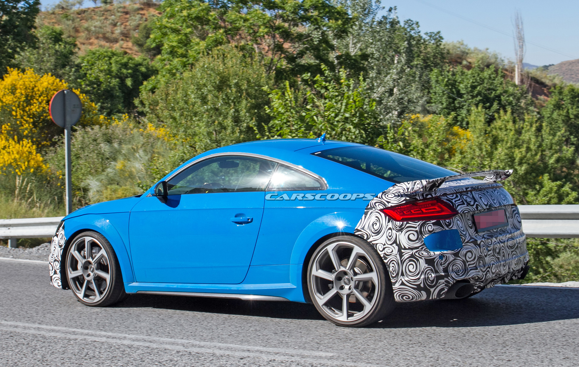 audi-tt-rs-facelift-spy-8 2019 Audi TT-RS Drops More Camo To Show Facelift Form