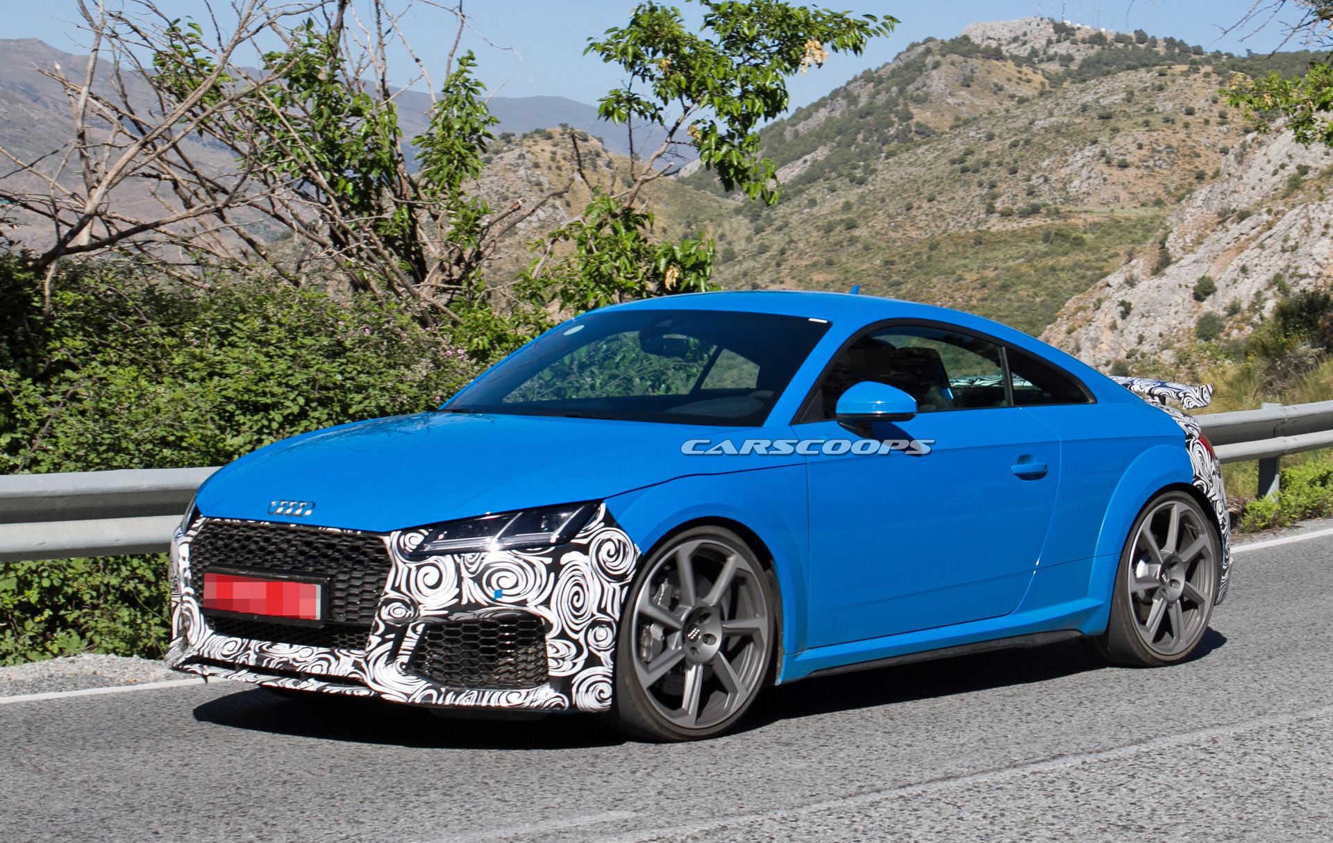 audi-tt-rs-facelift-spy-5 2019 Audi TT-RS Drops More Camo To Show Facelift Form