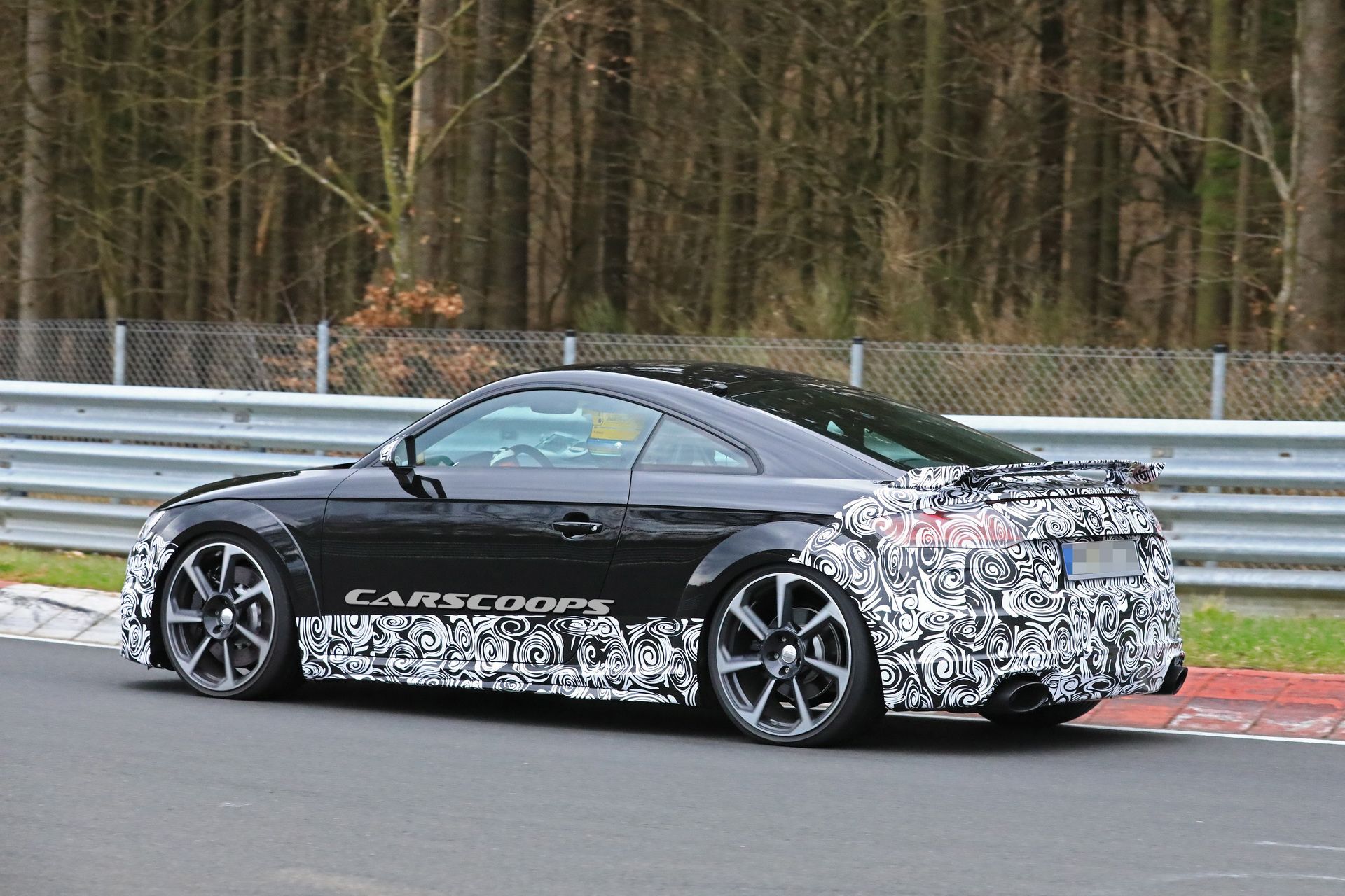 audi-tt-rs-facelift-spy-24 2019 Audi TT-RS Drops More Camo To Show Facelift Form