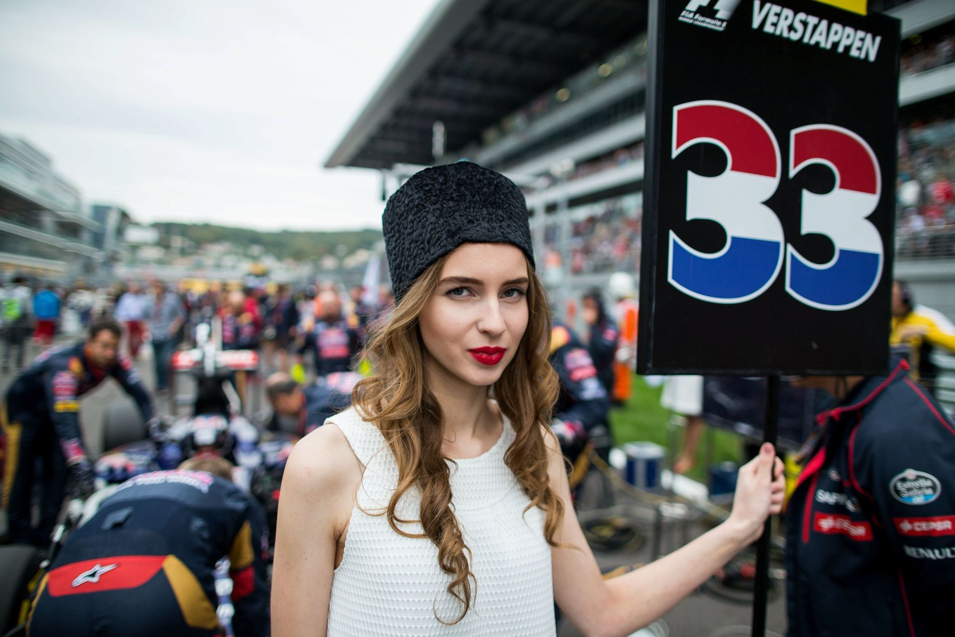 grid-girls-02 Grid Girls Will Still Feature At Some F1 Grands Prix After All