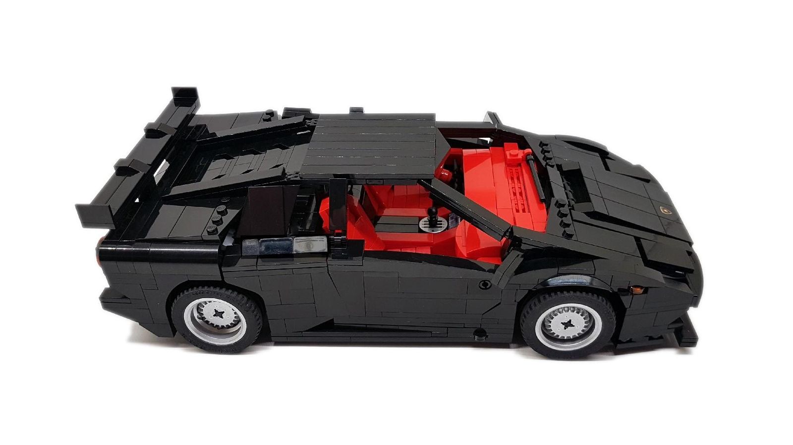 lamborghini-diablo-lego-12 This Is One Lamborghini Diablo Everyone Will Be Able To Purchase