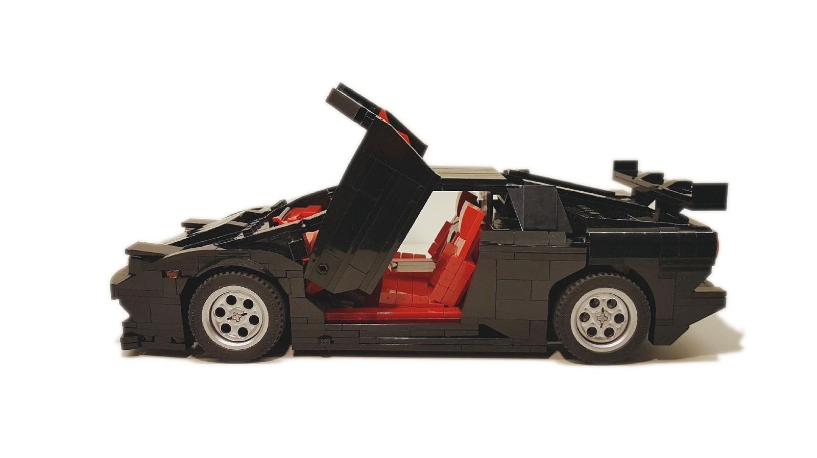 lamborghini-diablo-lego-14 This Is One Lamborghini Diablo Everyone Will Be Able To Purchase