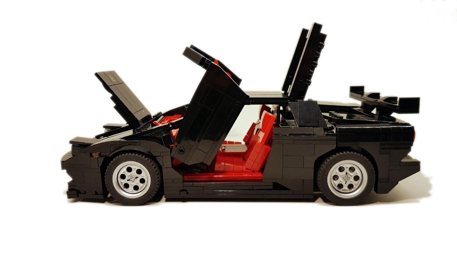 lamborghini-diablo-lego-15 This Is One Lamborghini Diablo Everyone Will Be Able To Purchase
