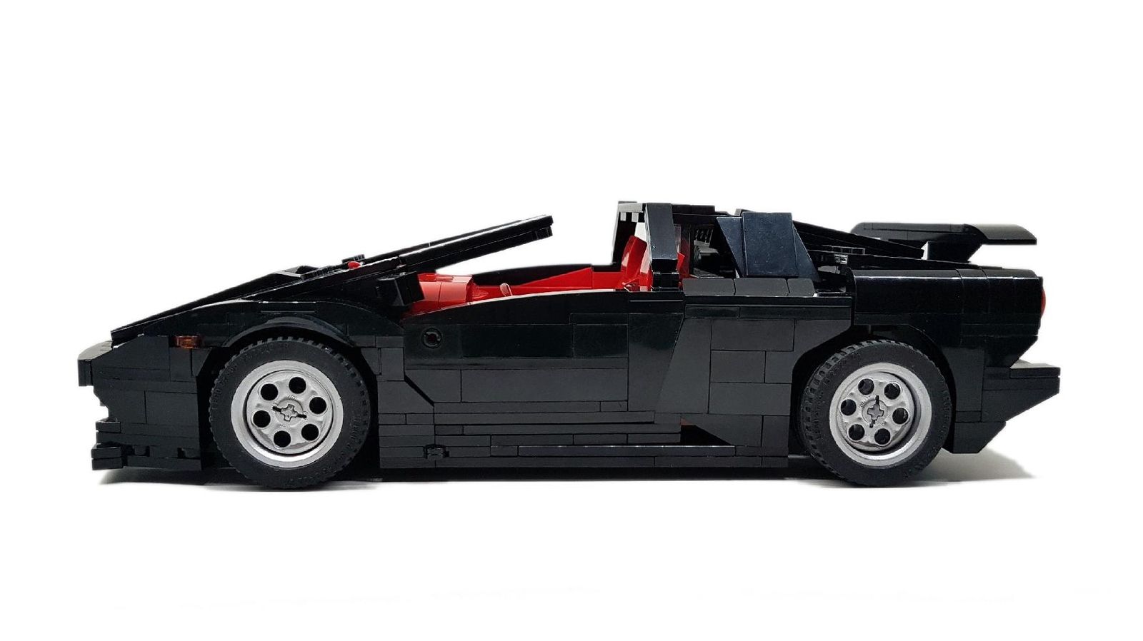 lamborghini-diablo-lego-2 This Is One Lamborghini Diablo Everyone Will Be Able To Purchase