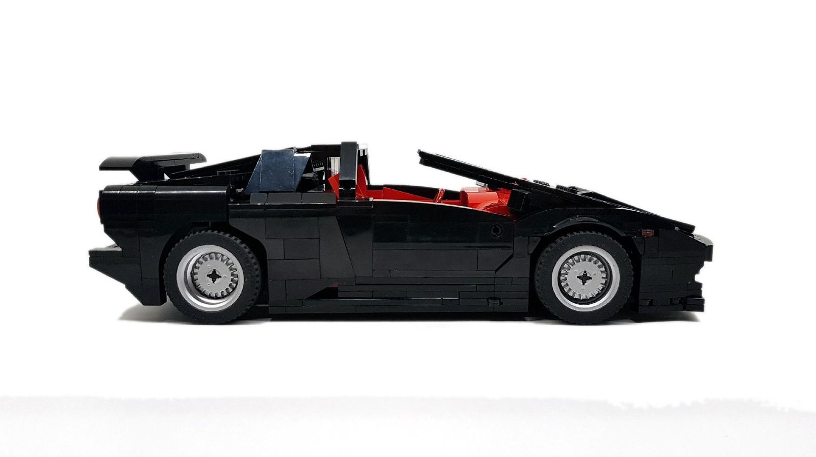 lamborghini-diablo-lego-29 This Is One Lamborghini Diablo Everyone Will Be Able To Purchase