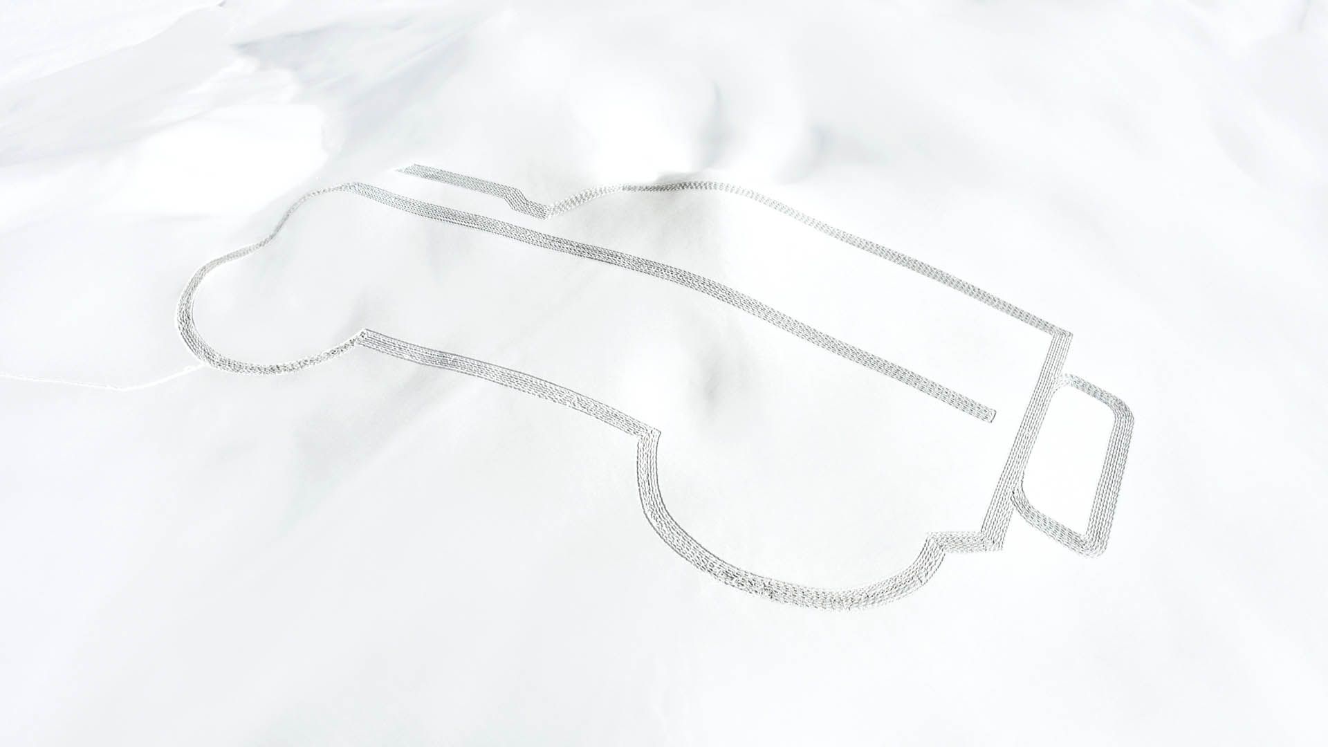 landroverlineinthesnow12 copy Land Rover Drew A Giant Defender In The Snow Atop French Alps