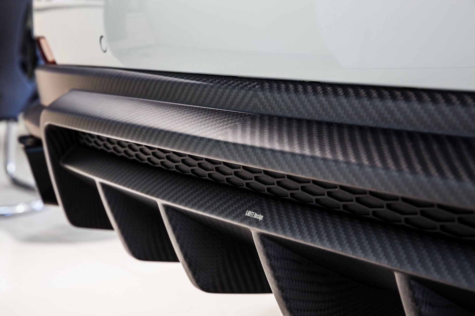 larte-maserati-levante-shtorm-carbon-12 Larte Design Shows Off Its Shtorm Kit On A White Maserati Levante