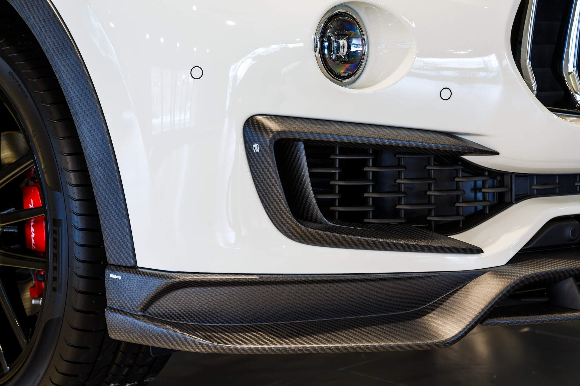 larte-maserati-levante-shtorm-carbon-20 Larte Design Shows Off Its Shtorm Kit On A White Maserati Levante