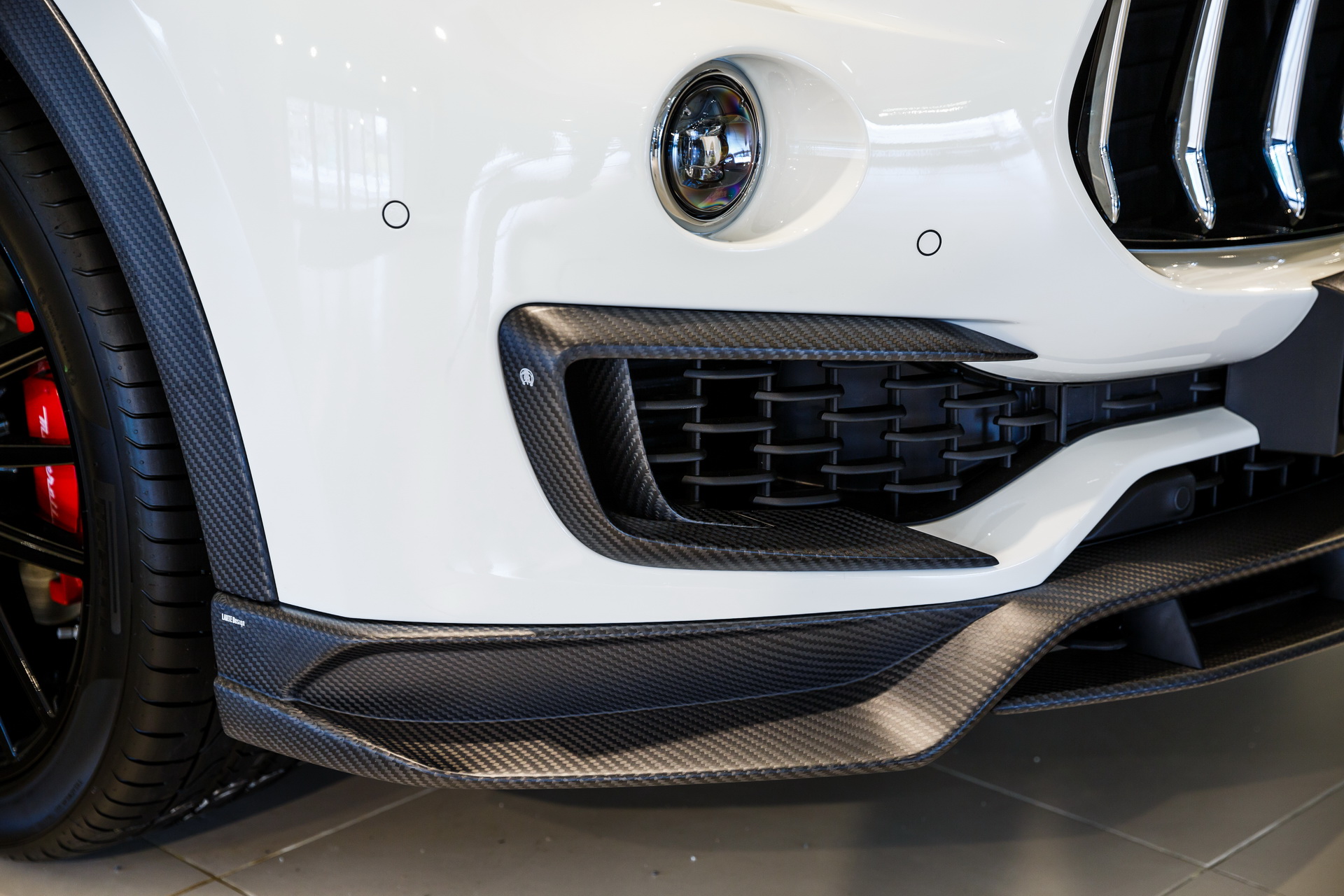 larte-maserati-levante-shtorm-carbon-22 Larte Design Shows Off Its Shtorm Kit On A White Maserati Levante