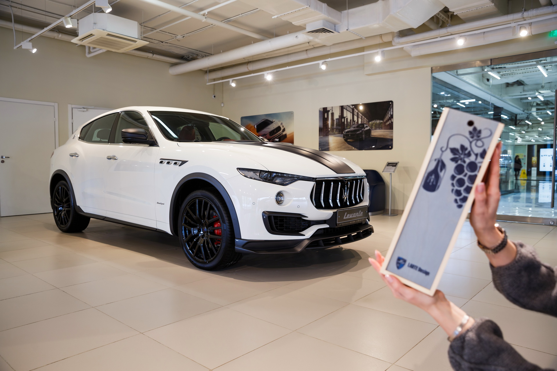 larte-maserati-levante-shtorm-carbon-24 Larte Design Shows Off Its Shtorm Kit On A White Maserati Levante