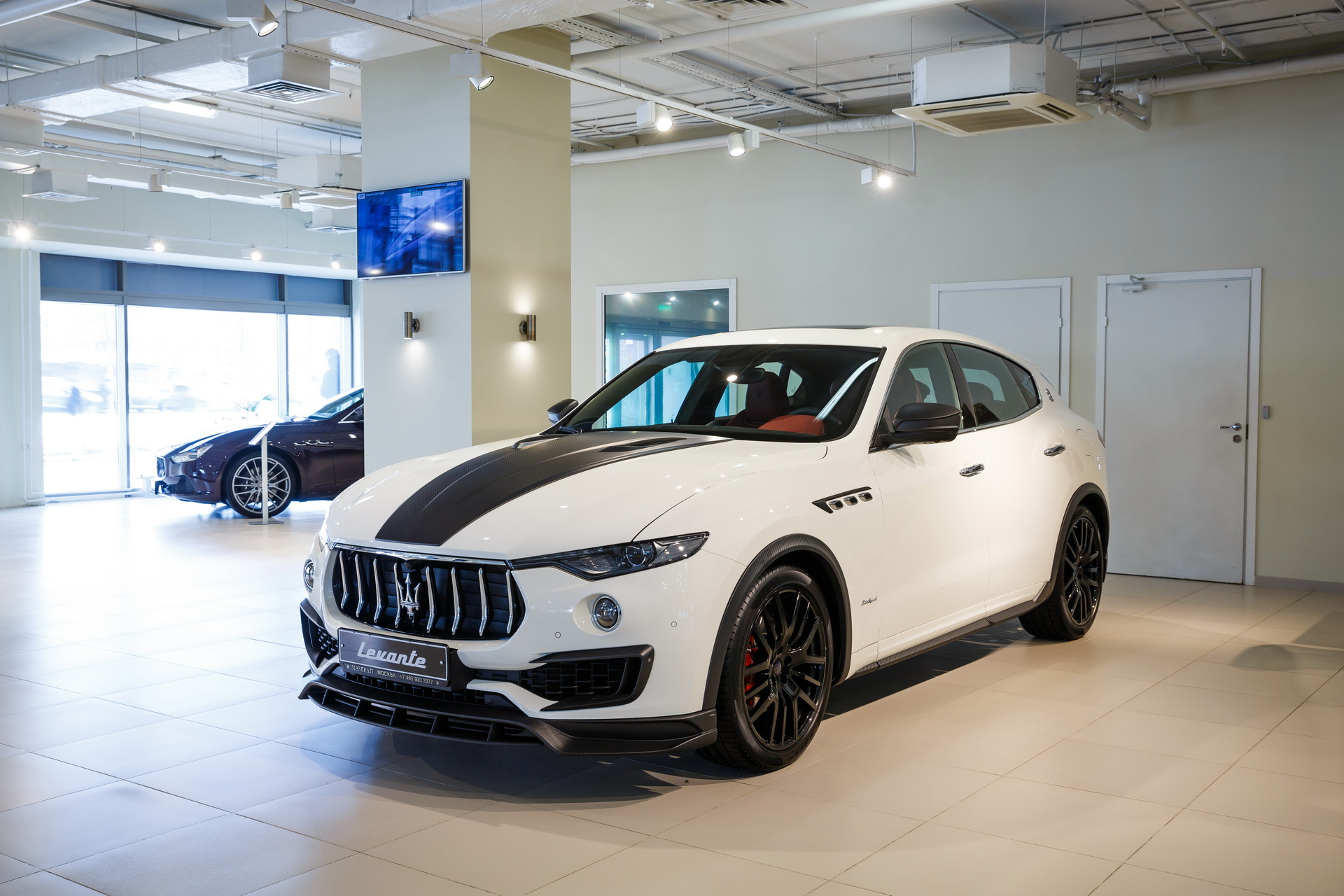 larte-maserati-levante-shtorm-carbon-52 Larte Design Shows Off Its Shtorm Kit On A White Maserati Levante