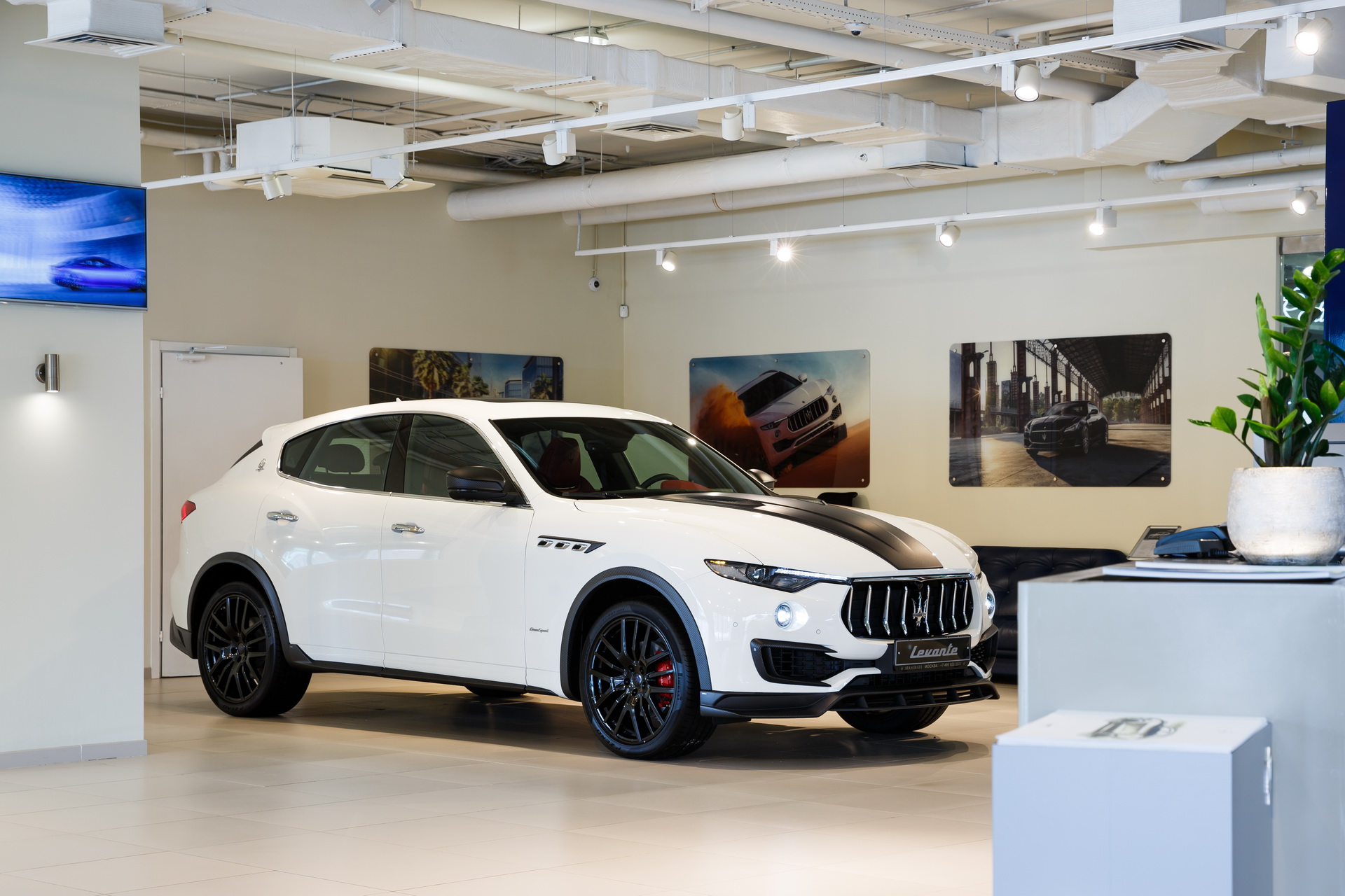larte-maserati-levante-shtorm-carbon-8 Larte Design Shows Off Its Shtorm Kit On A White Maserati Levante