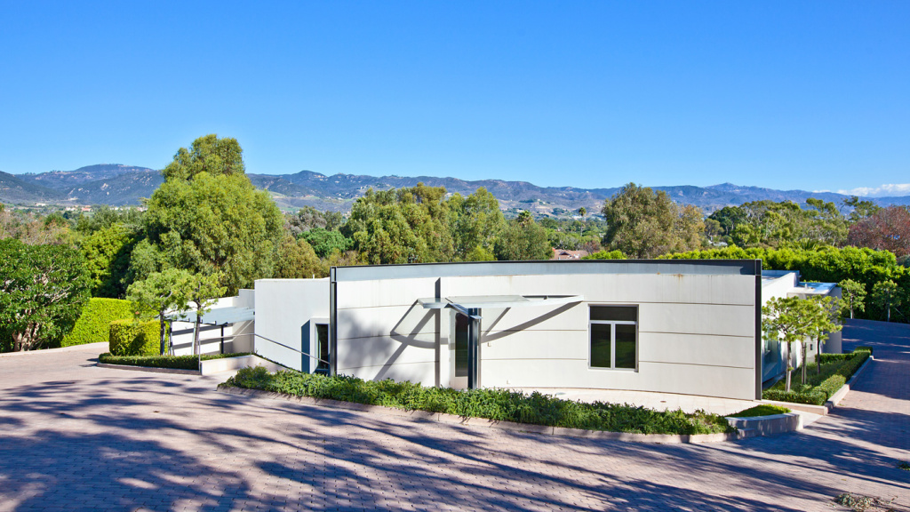 malibu-8 Move To Malibu And Buy Your Very Own Automotive Museum