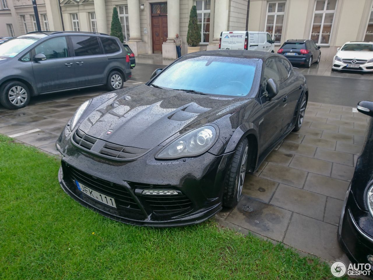 mansory-porsche-panamera-c-one-spotted-4 Mansory’s C One Makes For A Very Exclusive, 690 PS Porsche Panamera