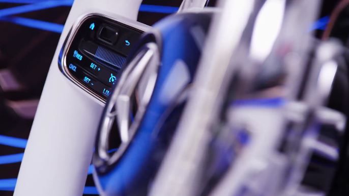 maybach-auto-china-2018-teaser-1 Mercedes-Maybach Teases Luxurious New Concept For Beijing